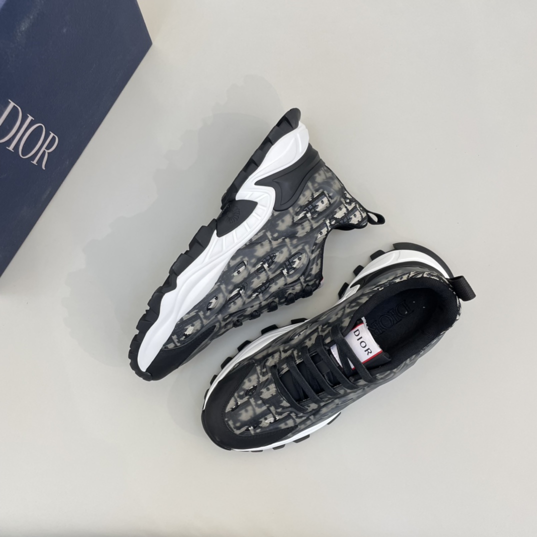 Precio de venta: P200 Marca del producto: Dio* Low-top Sneakers Talla: 38-44 (se puede personalizar 