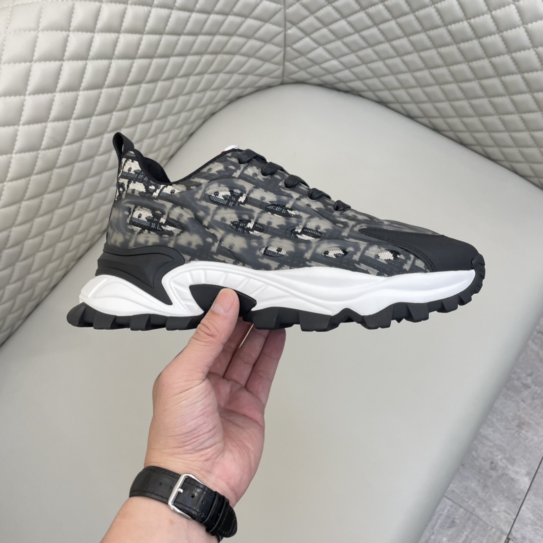Precio de venta: P200 Marca del producto: Dio* Low-top Sneakers Talla: 38-44 (se puede personalizar 