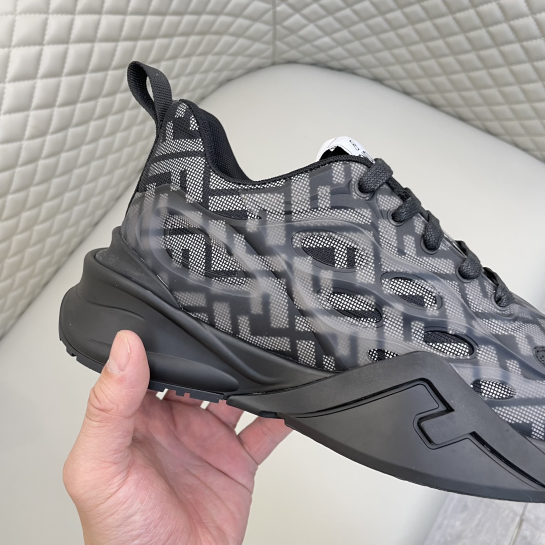 Precio de venta: P220 Marca comercial: Feid* "Fendi*" Low Top SneakersTalla: 38-44(se puede personal