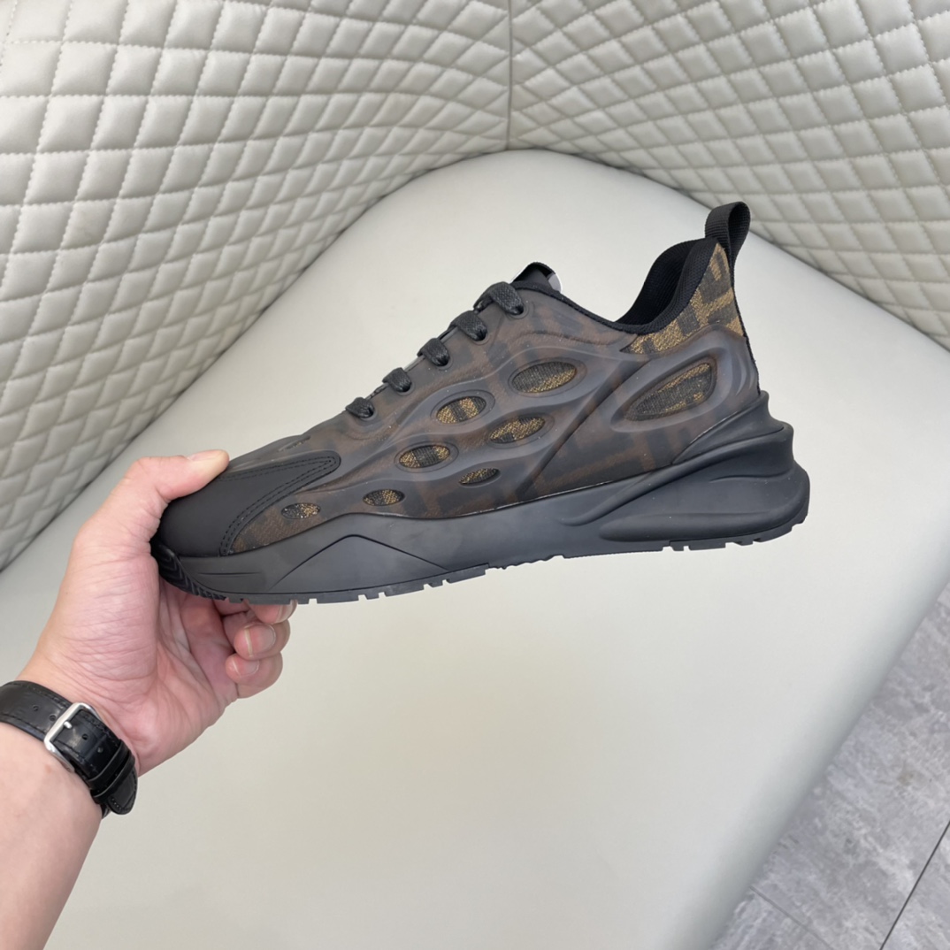 Precio de venta: P220 Marca comercial: Feid* "Fendi*" Low Top SneakersTalla: 38-44(se puede personal