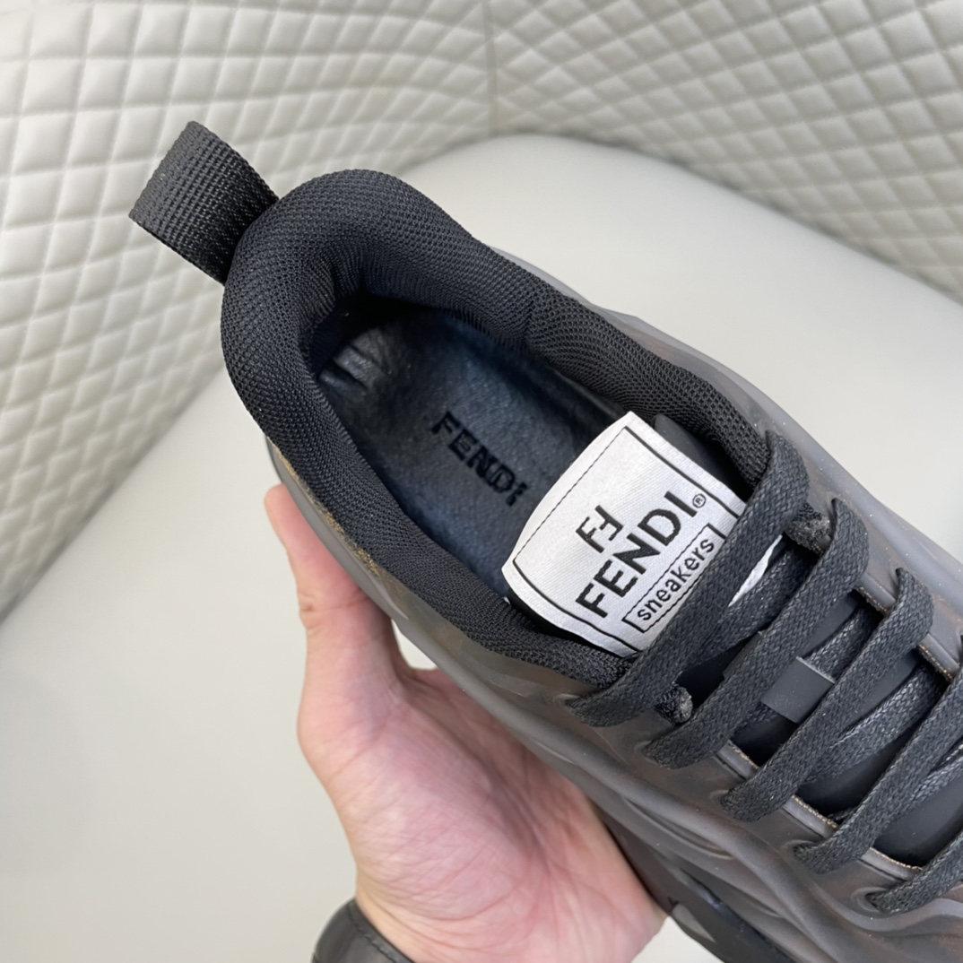 Precio de venta: P220 Marca comercial: Feid* "Fendi*" Low Top SneakersTalla: 38-44(se puede personal