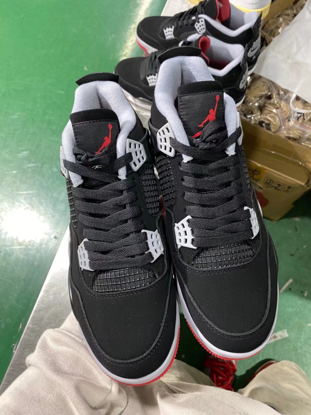 AJ4黑红公牛鞋码40-47.5总裁