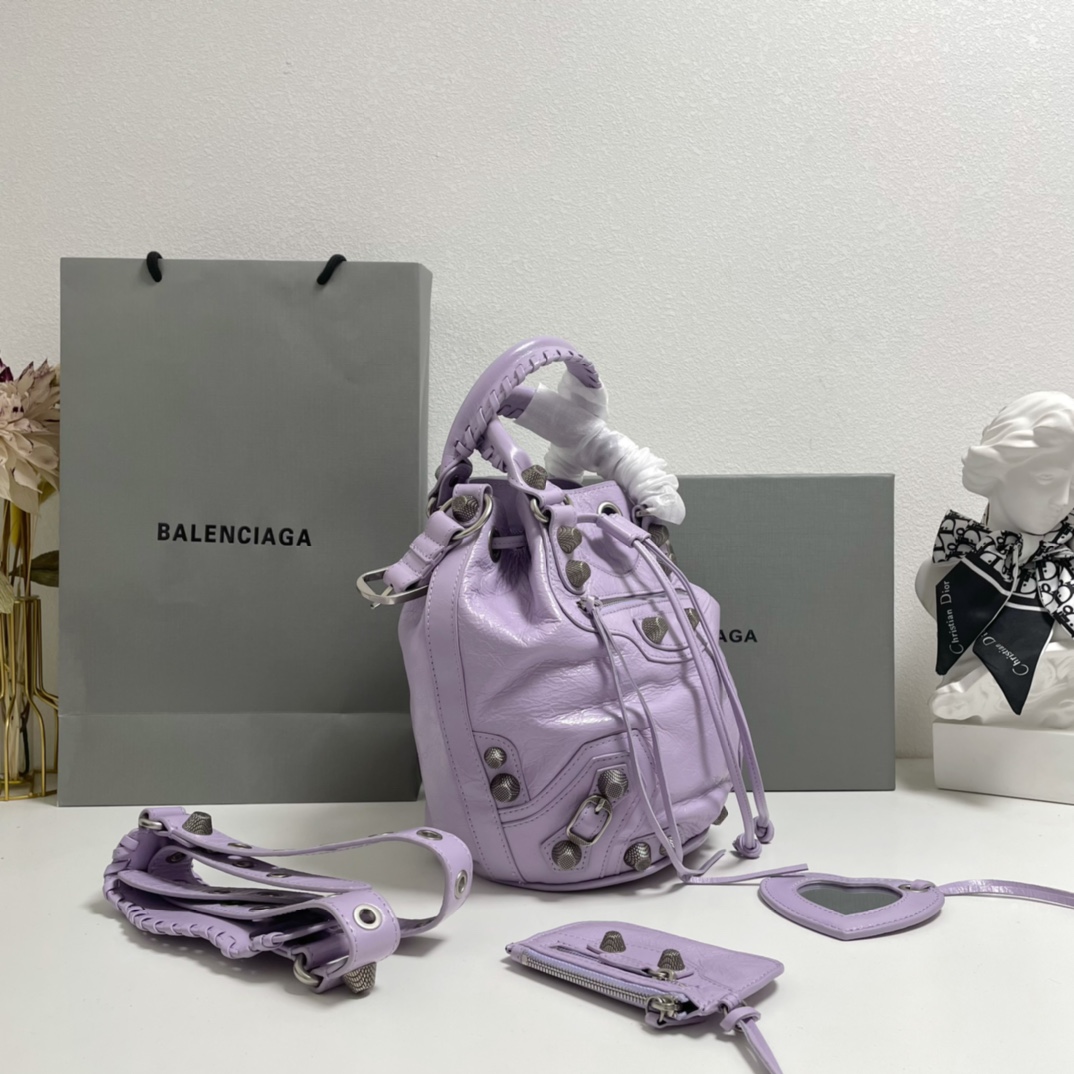 Balenciaga Classic Handcrafted Luxury Leather Shoulder Bag Ref 2