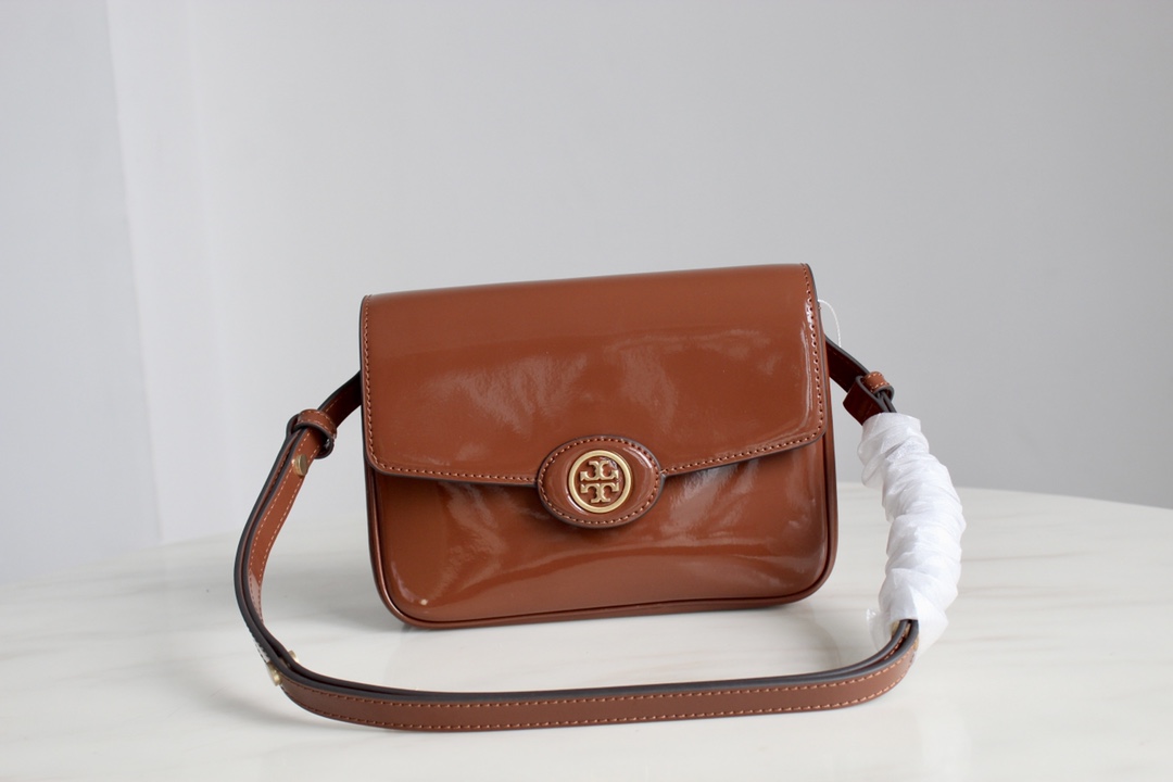 Tory Burch ～Tory Burch新款邮差盖头包