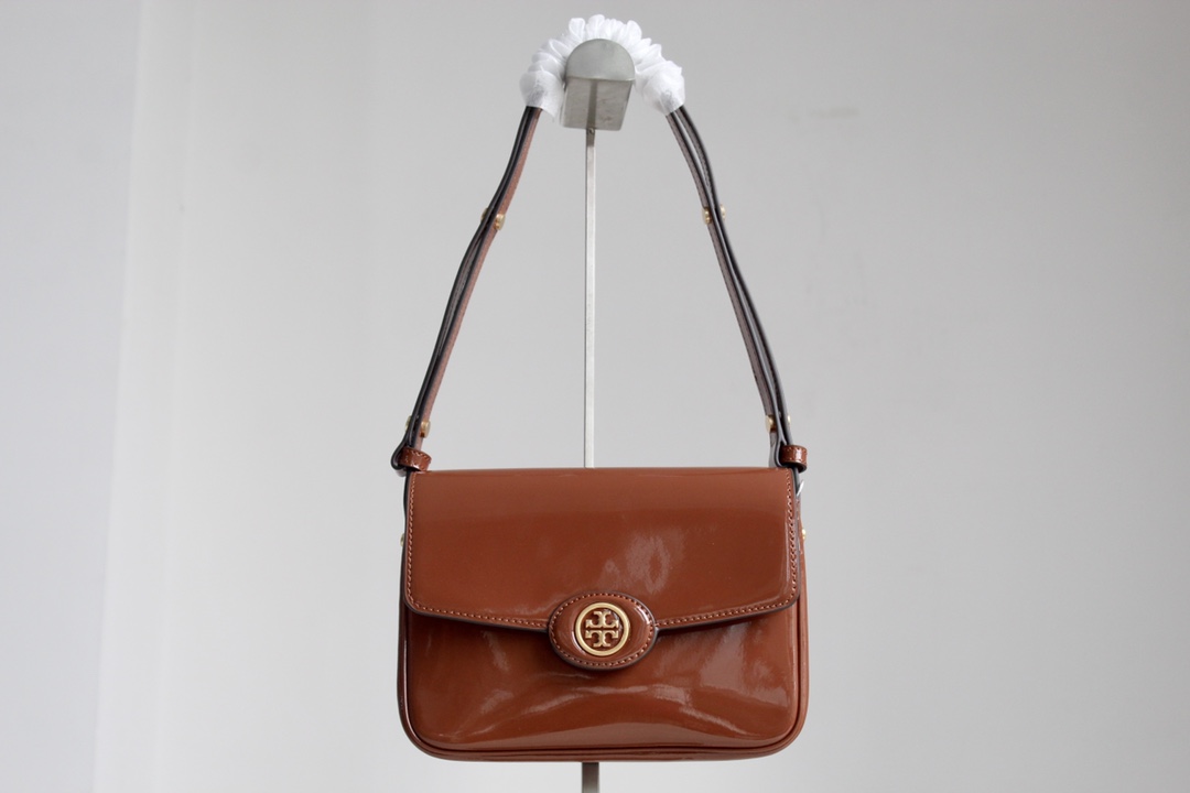 Tory Burch ～Tory Burch新款邮差盖头包