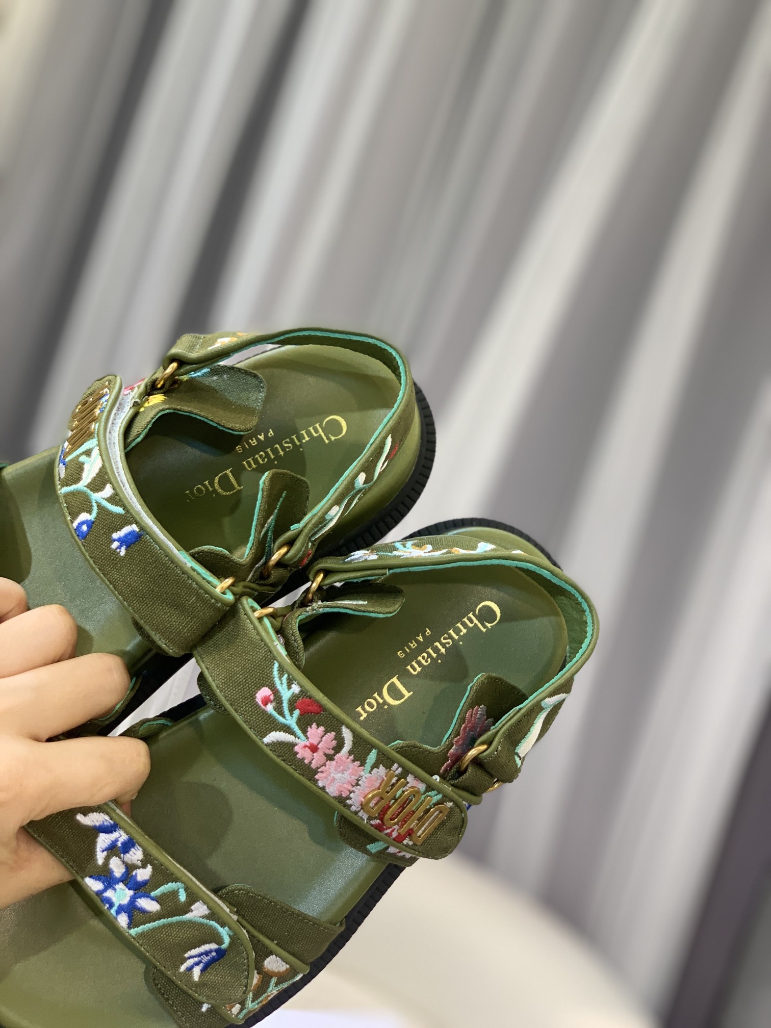 [amor] Dior últimos modelos ---- muy explosivo un Dior 2023 nuevo nuevo color sandalias palo mágico 