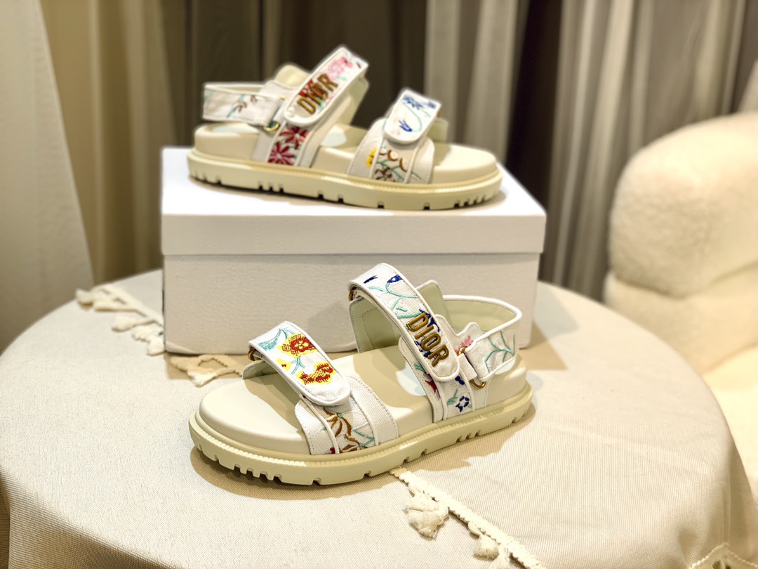 [amor] Dior últimos modelos ---- muy explosivo un Dior 2023 nuevo nuevo color sandalias palo mágico