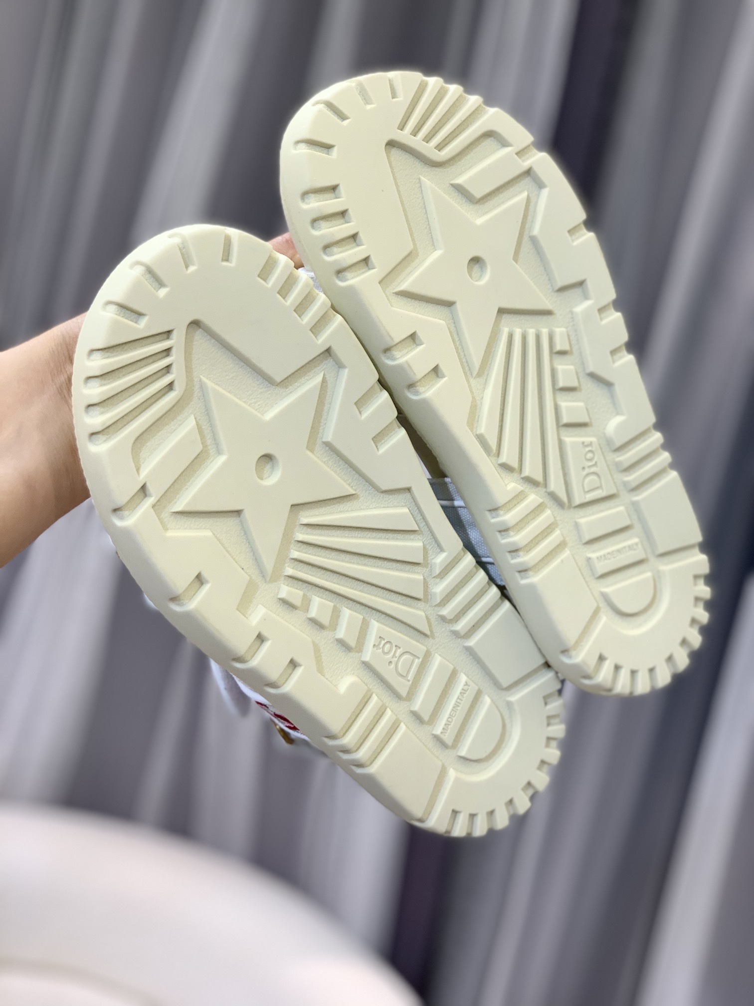 [amor] Dior últimos modelos ---- muy explosivo un Dior 2023 nuevo nuevo color sandalias palo mágico 