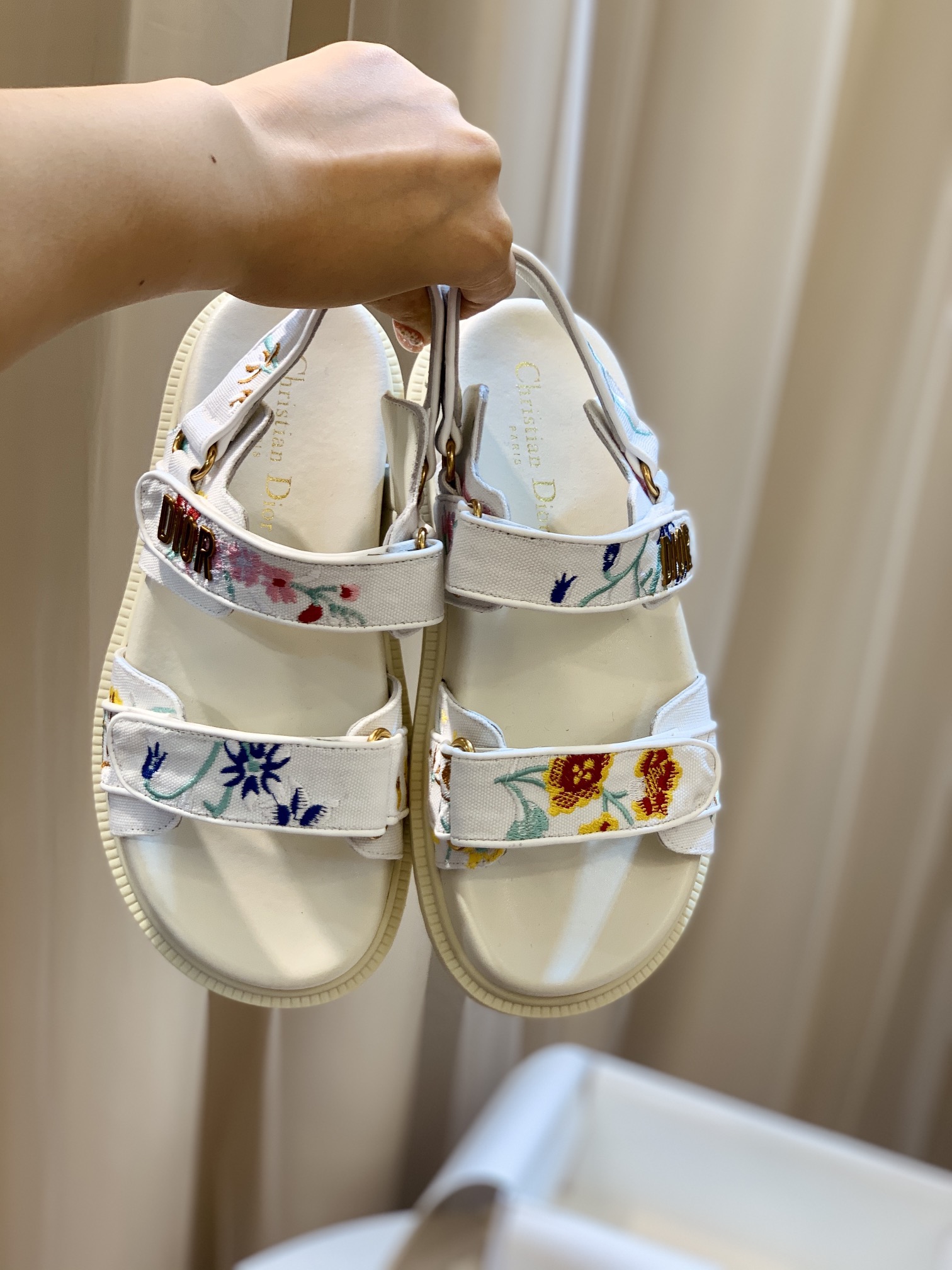 [amor] Dior últimos modelos ---- muy explosivo un Dior 2023 nuevo nuevo color sandalias palo mágico 