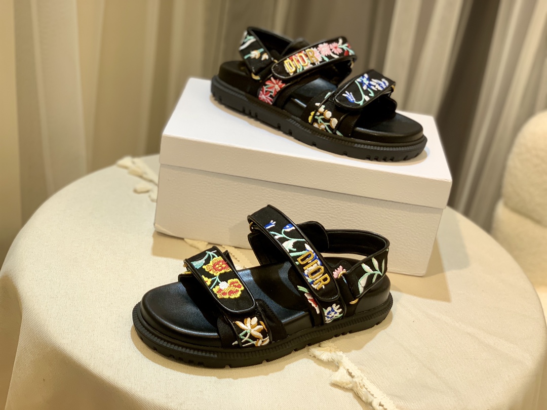 [amor] Dior últimos modelos ---- muy explosivo un Dior 2023 nuevo nuevo color sandalias palo mágico 