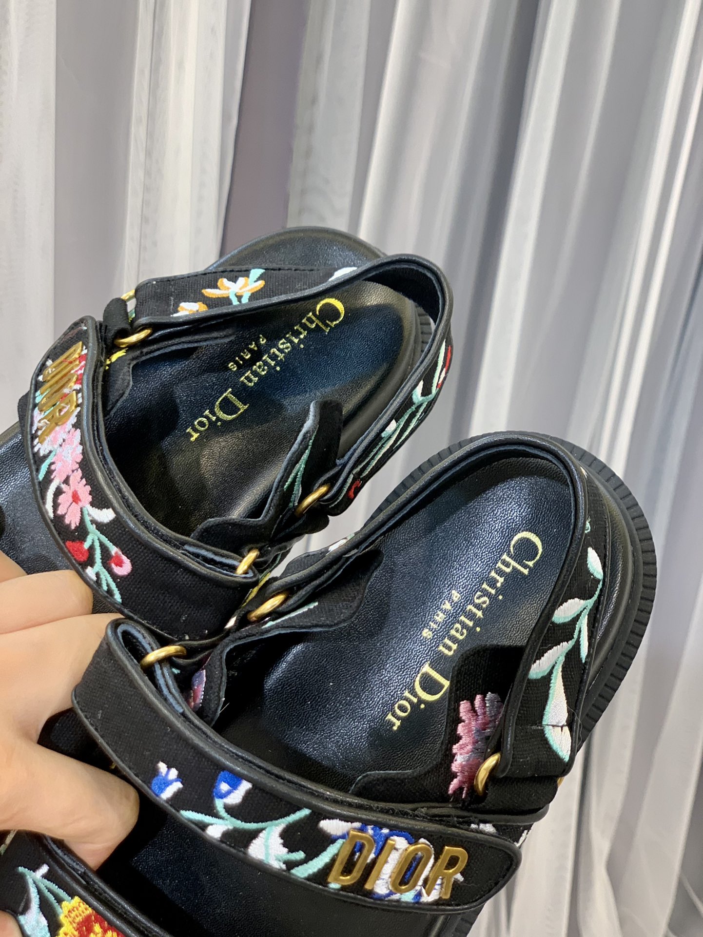 [amor] Dior últimos modelos ---- muy explosivo un Dior 2023 nuevo nuevo color sandalias palo mágico 