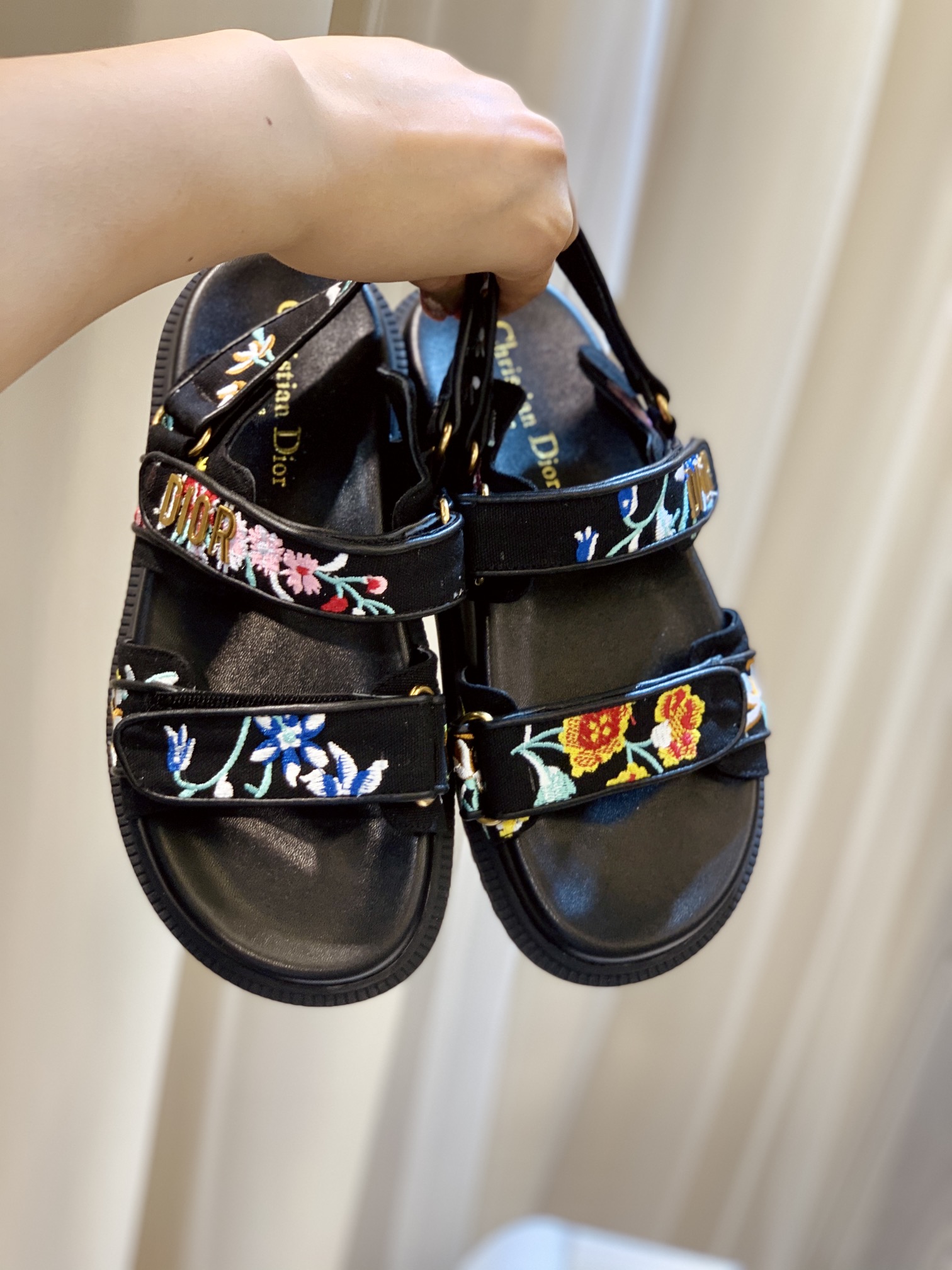 [amor] Dior últimos modelos ---- muy explosivo un Dior 2023 nuevo nuevo color sandalias palo mágico 