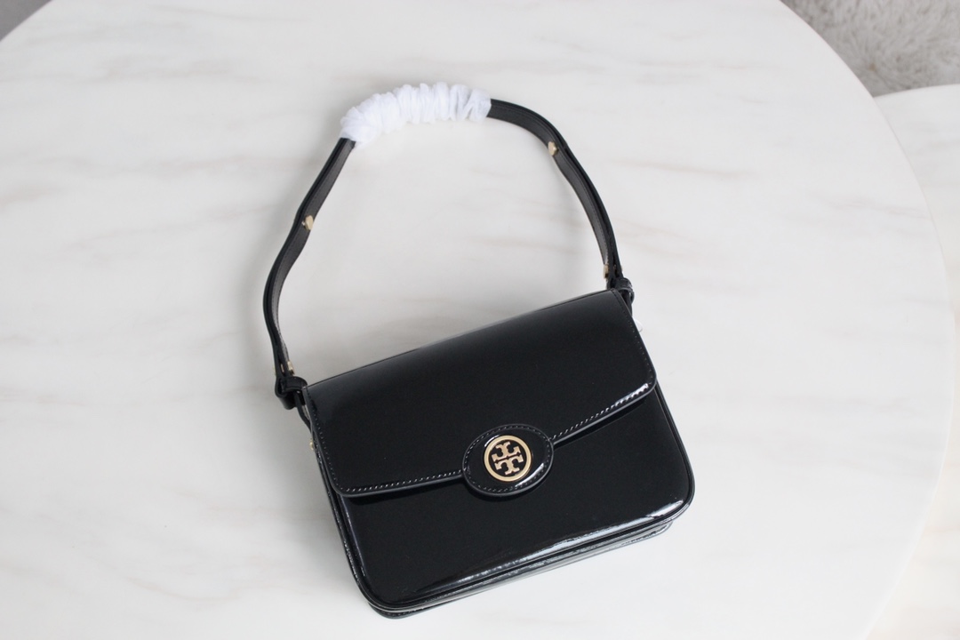 Tory Burch ～Tory Burch新款邮差盖头包