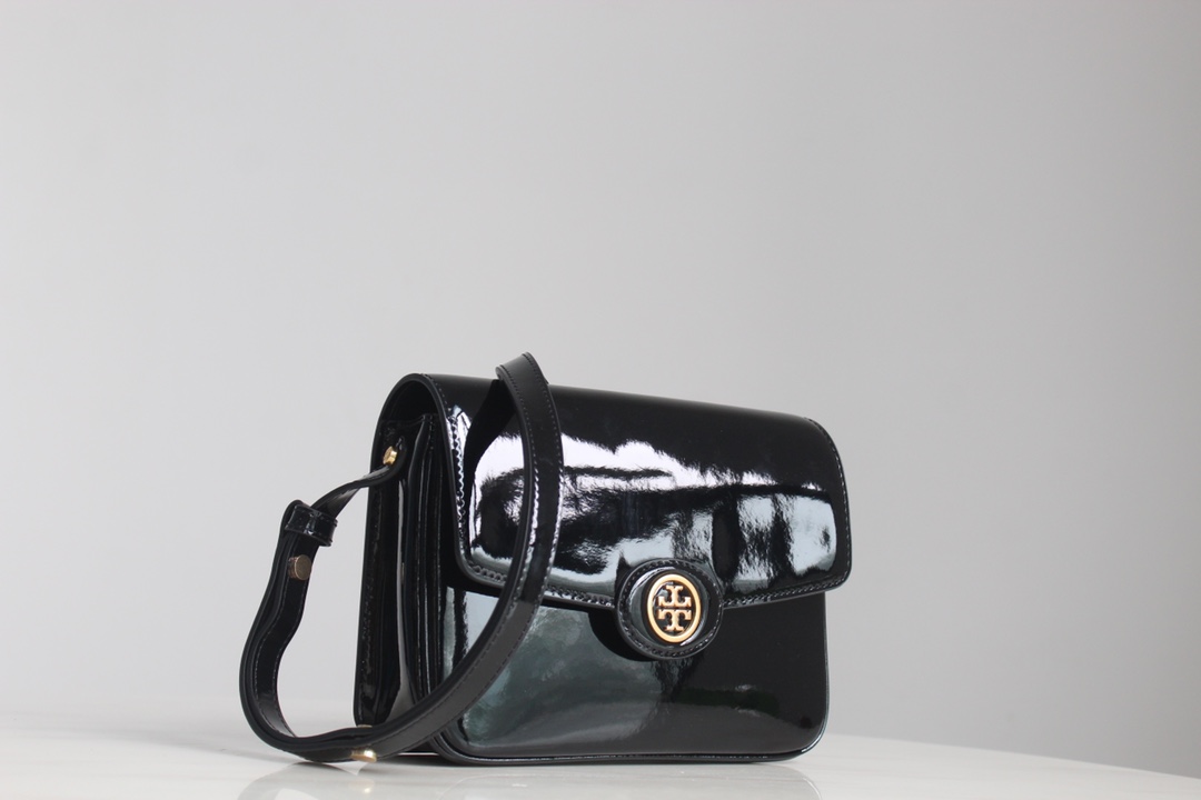 Tory Burch ～Tory Burch新款邮差盖头包
