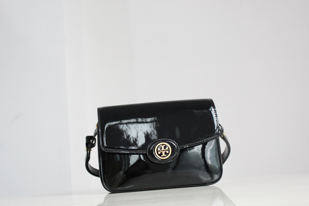 Tory Burch ～Tory Burch新款邮差盖头包