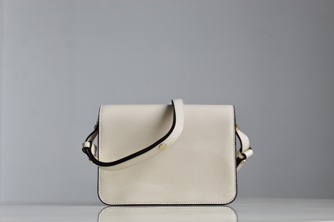 Tory Burch ～Tory Burch新款邮差盖头包