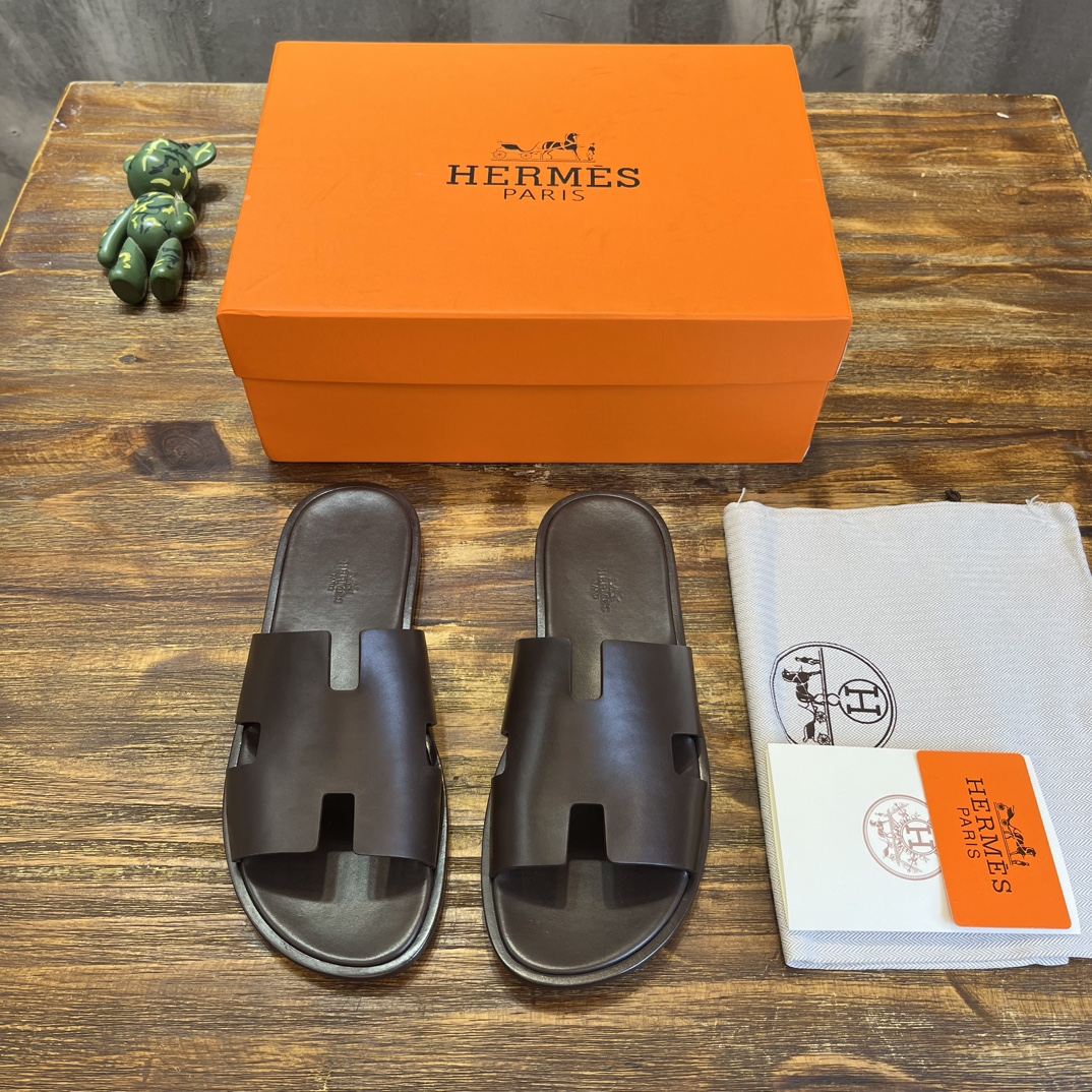Hermès H家2023s新款男凉拖爱马仕Hermes 喜欢二舅姥爷拖鞋的一定不能错过这款拖鞋，好穿百搭又