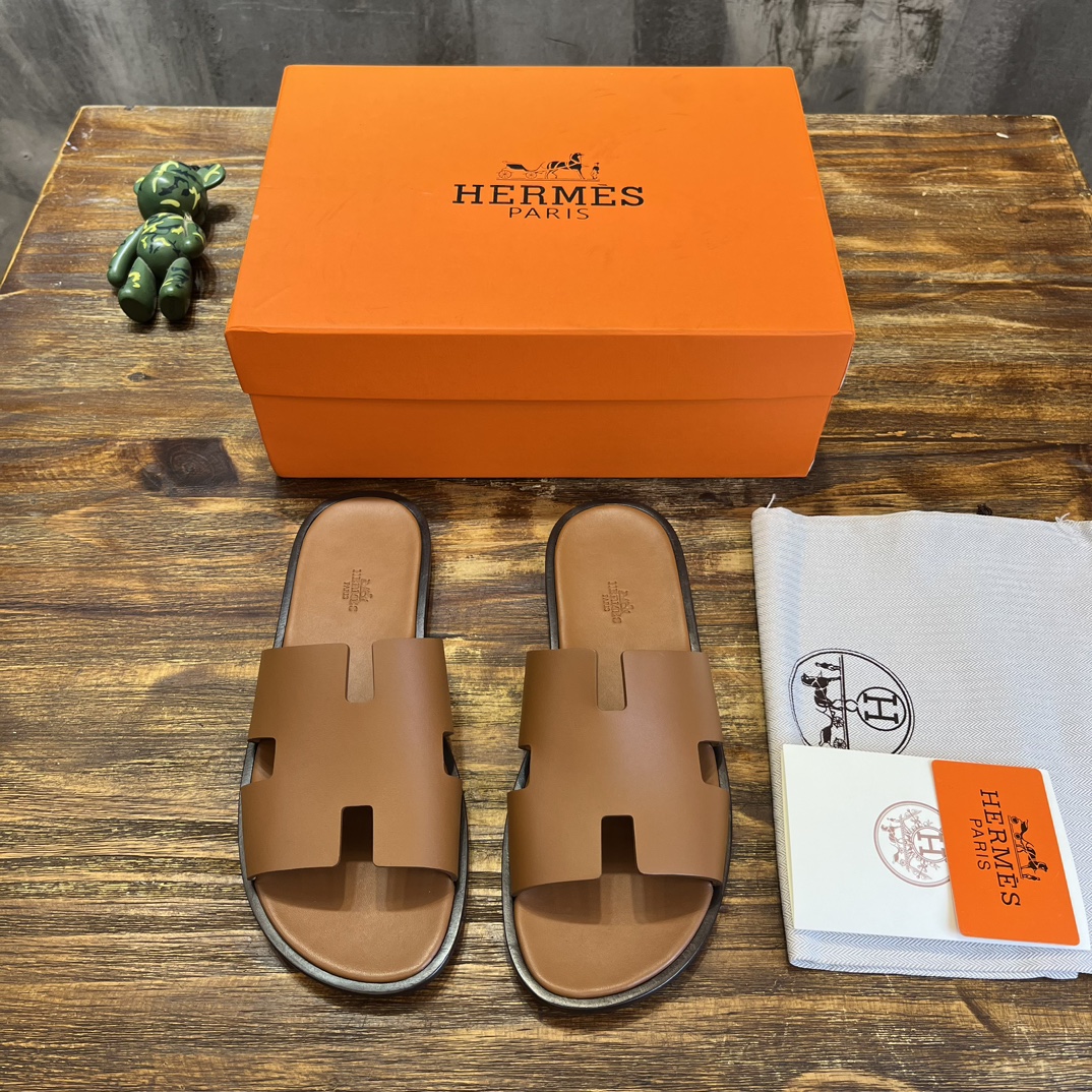 Hermès H家2023s新款男凉拖爱马仕Hermes 喜欢二舅姥爷拖鞋的一定不能错过这款拖鞋，好穿百搭又