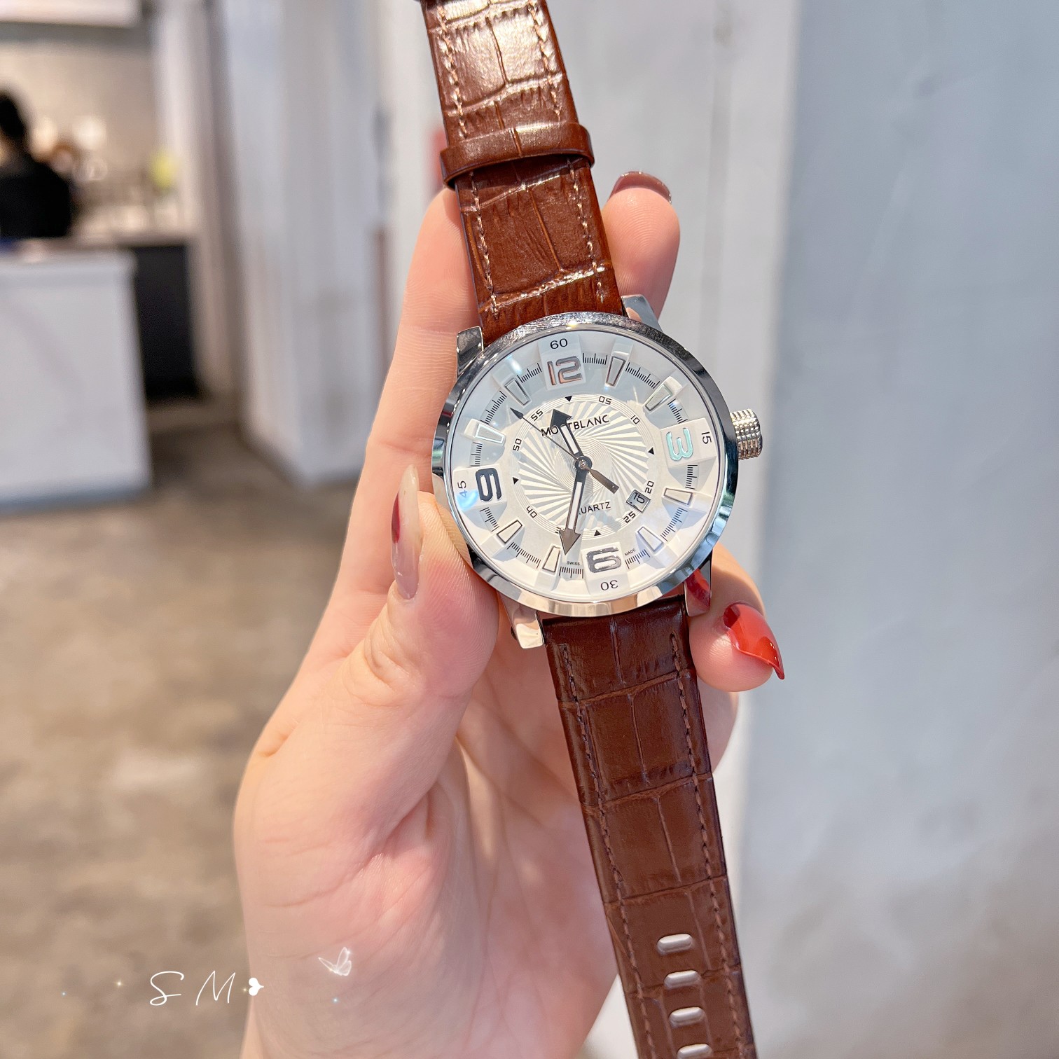Montblanc Multifunctional Wristwatch: Fine Design, Premium Materials, Versatile for Business and Leisure. - 图片 4