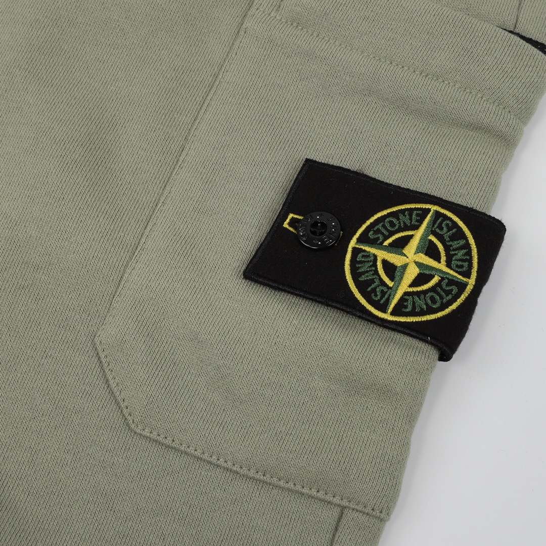 180 stone island /石头岛 百慕大军绿短裤