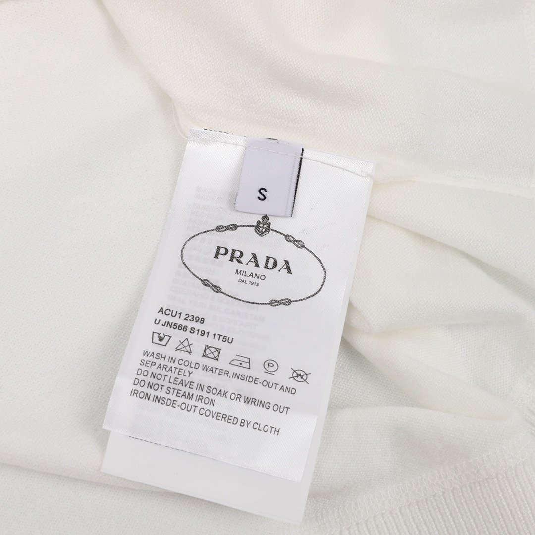 180 PRADA/普拉达 胸前字母LOGO针织短袖T恤