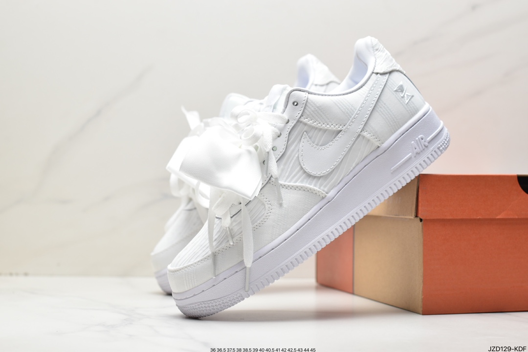 耐克Nike Wmns Air Force 1 '07 LX Low”Triple White”空军一号DV4244-111