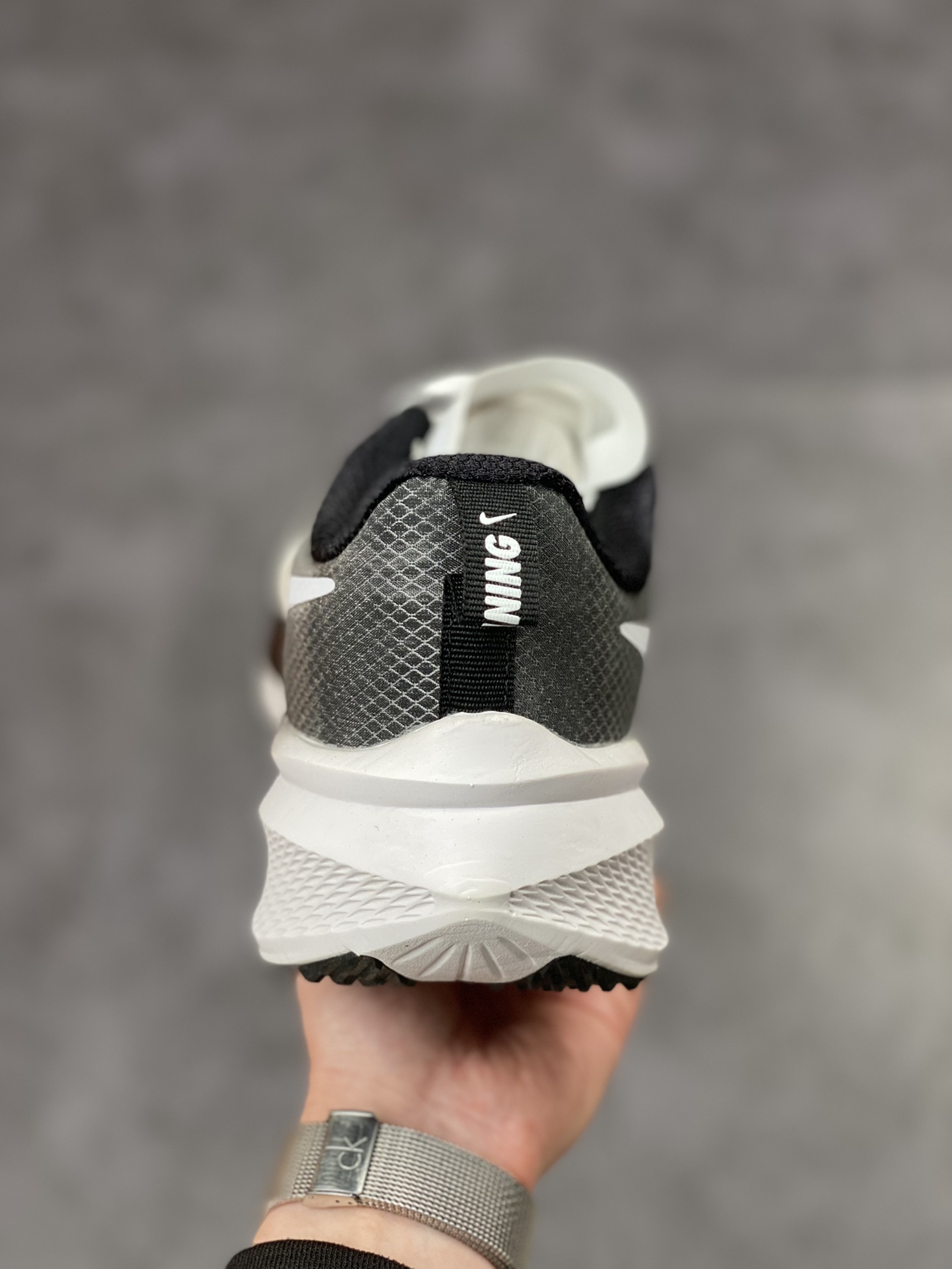 170 Nike Air Zoom Viale 维亚尔系列运动跑鞋CW7358-880