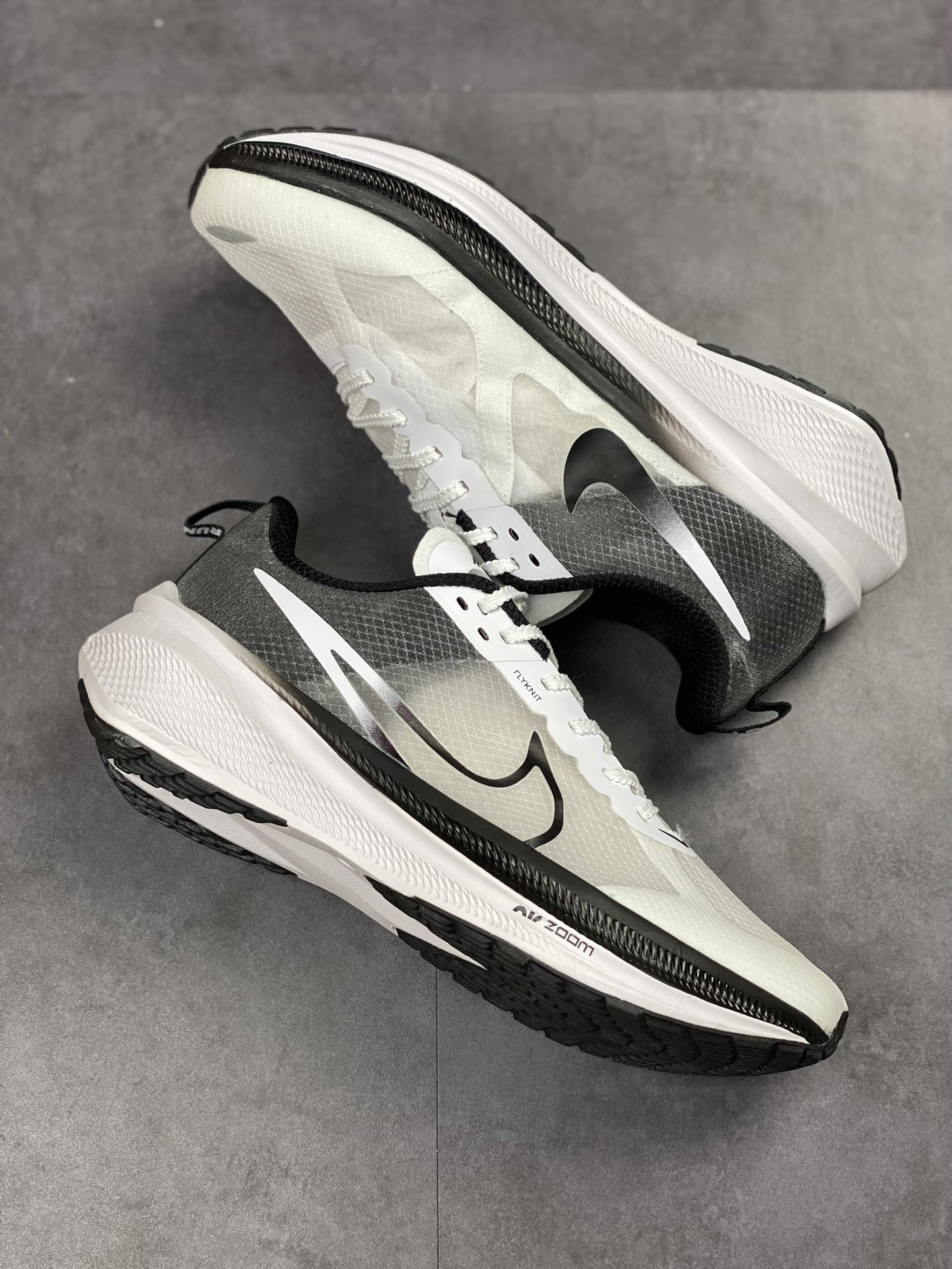170 Nike Air Zoom Viale 维亚尔系列运动跑鞋CW7358-880