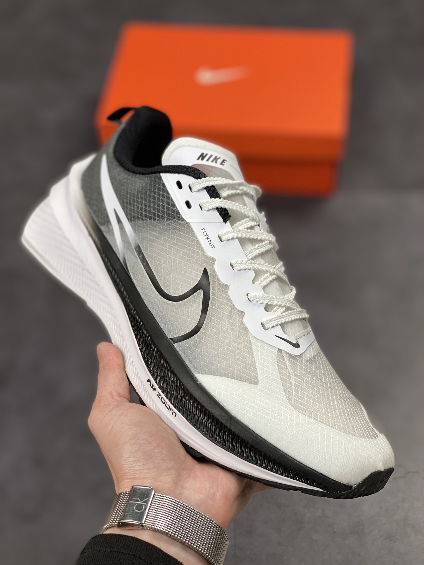 170 Nike Air Zoom Viale 维亚尔系列运动跑鞋CW7358-880