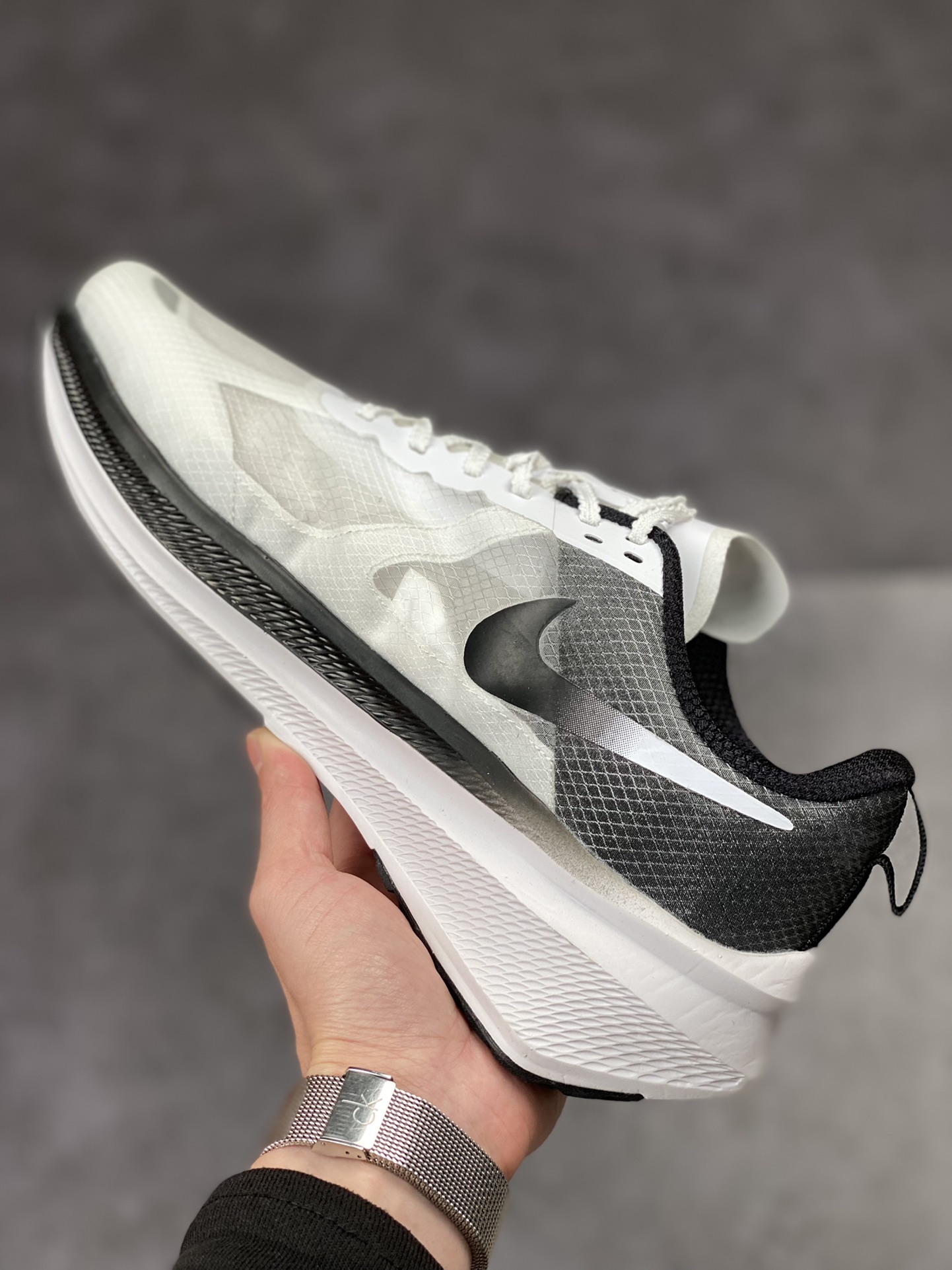 170 Nike Air Zoom Viale 维亚尔系列运动跑鞋CW7358-880