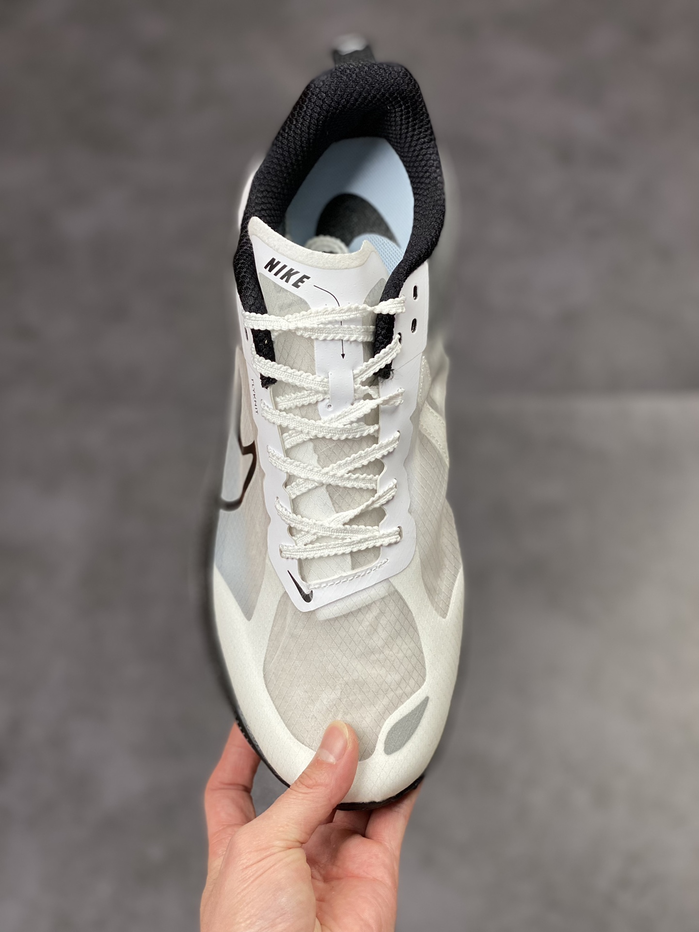 170 Nike Air Zoom Viale 维亚尔系列运动跑鞋CW7358-880