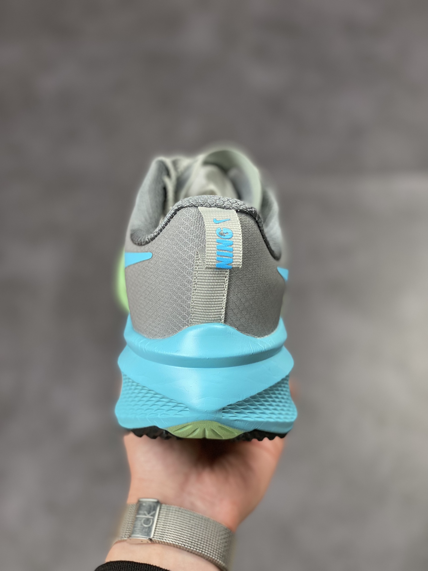 170 Nike Air Zoom Viale 维亚尔系列运动跑鞋 CW7358-890