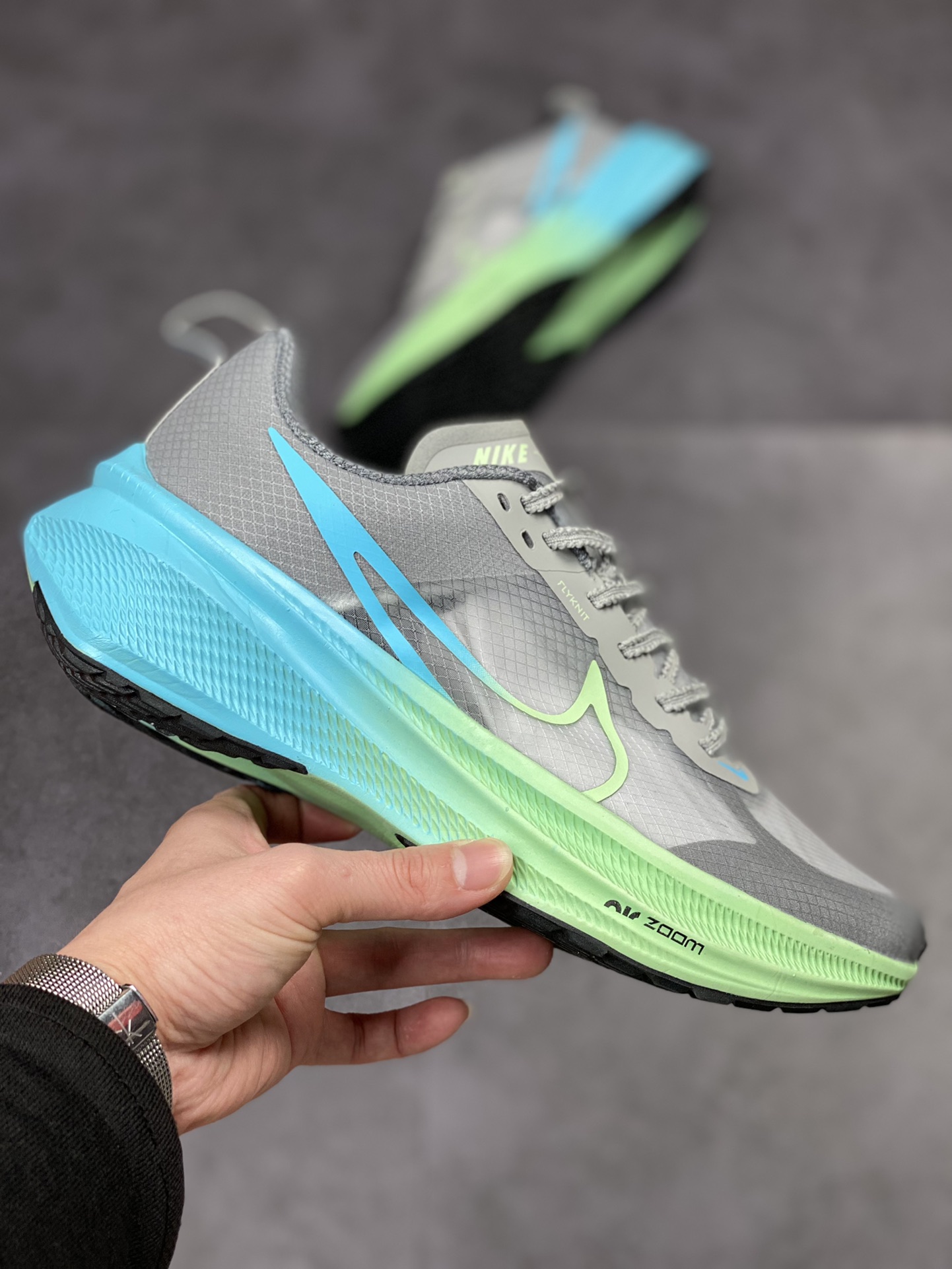 170 Nike Air Zoom Viale 维亚尔系列运动跑鞋 CW7358-890
