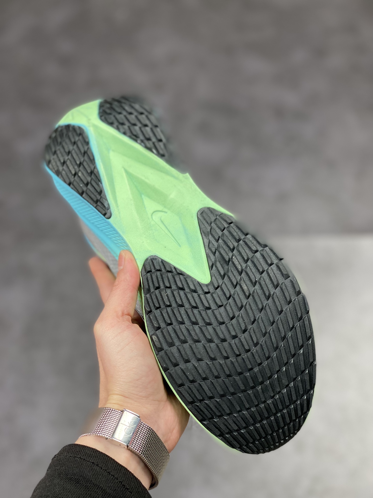 170 Nike Air Zoom Viale 维亚尔系列运动跑鞋 CW7358-890