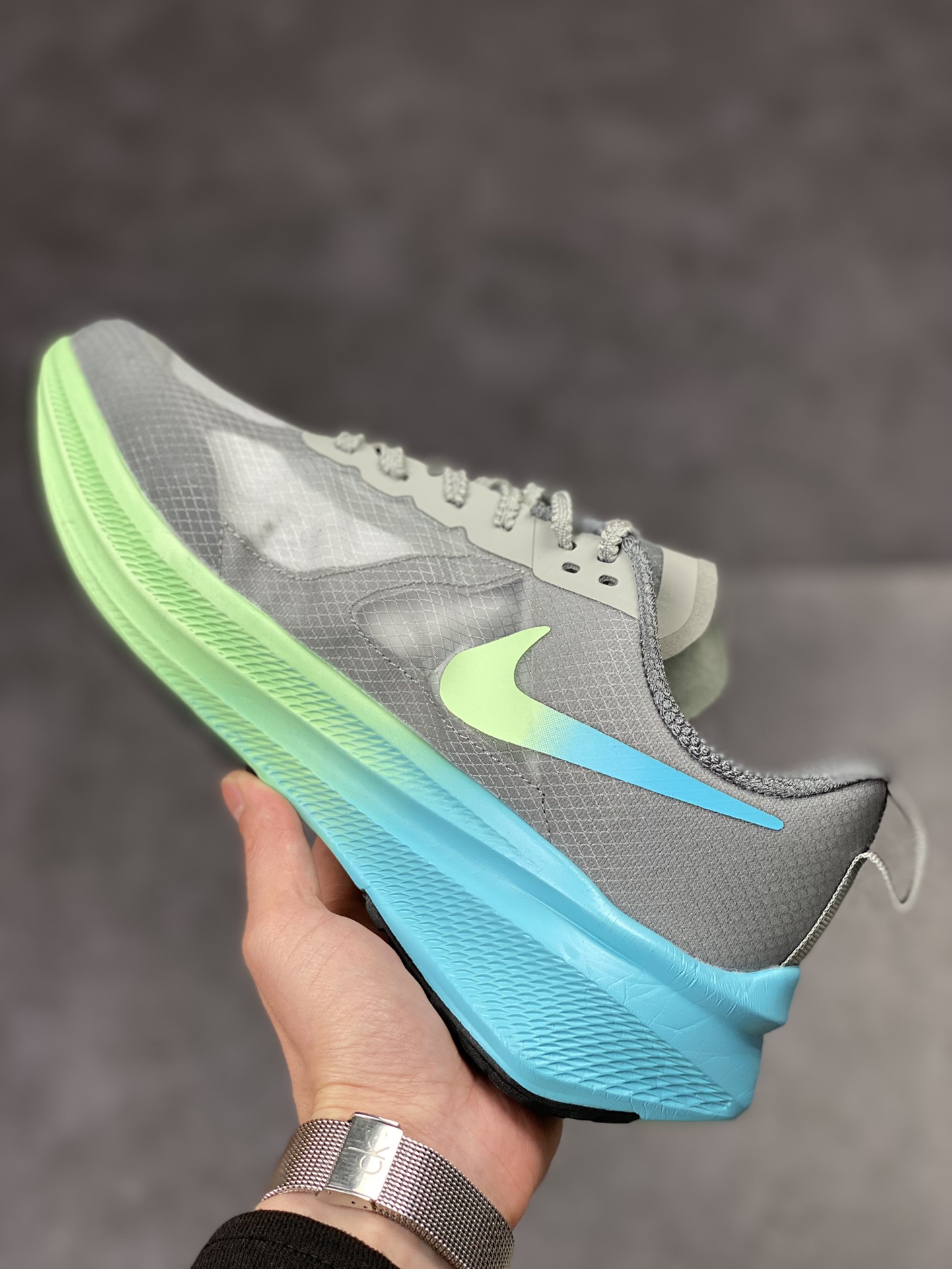 170 Nike Air Zoom Viale 维亚尔系列运动跑鞋 CW7358-890