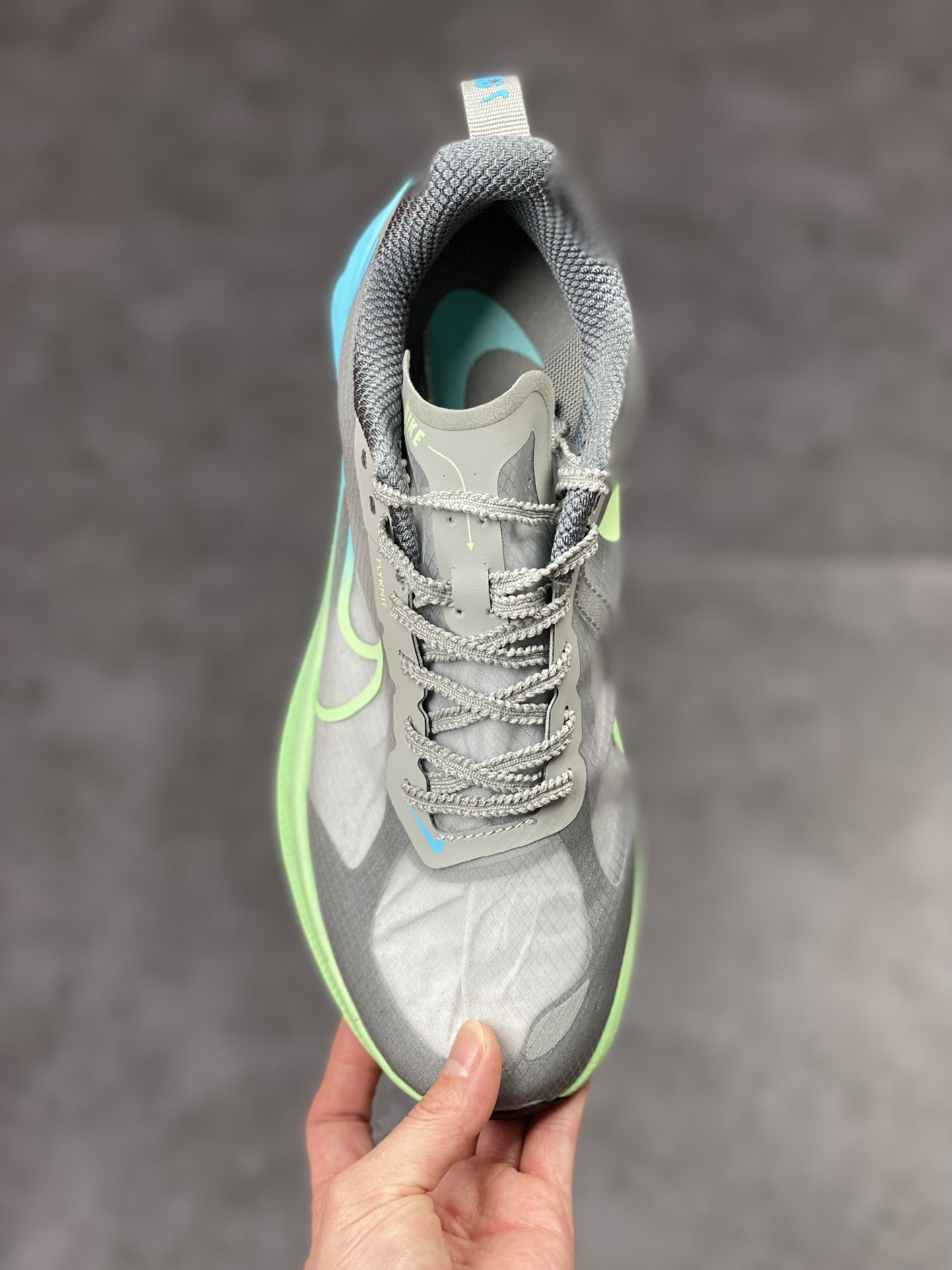 170 Nike Air Zoom Viale 维亚尔系列运动跑鞋 CW7358-890