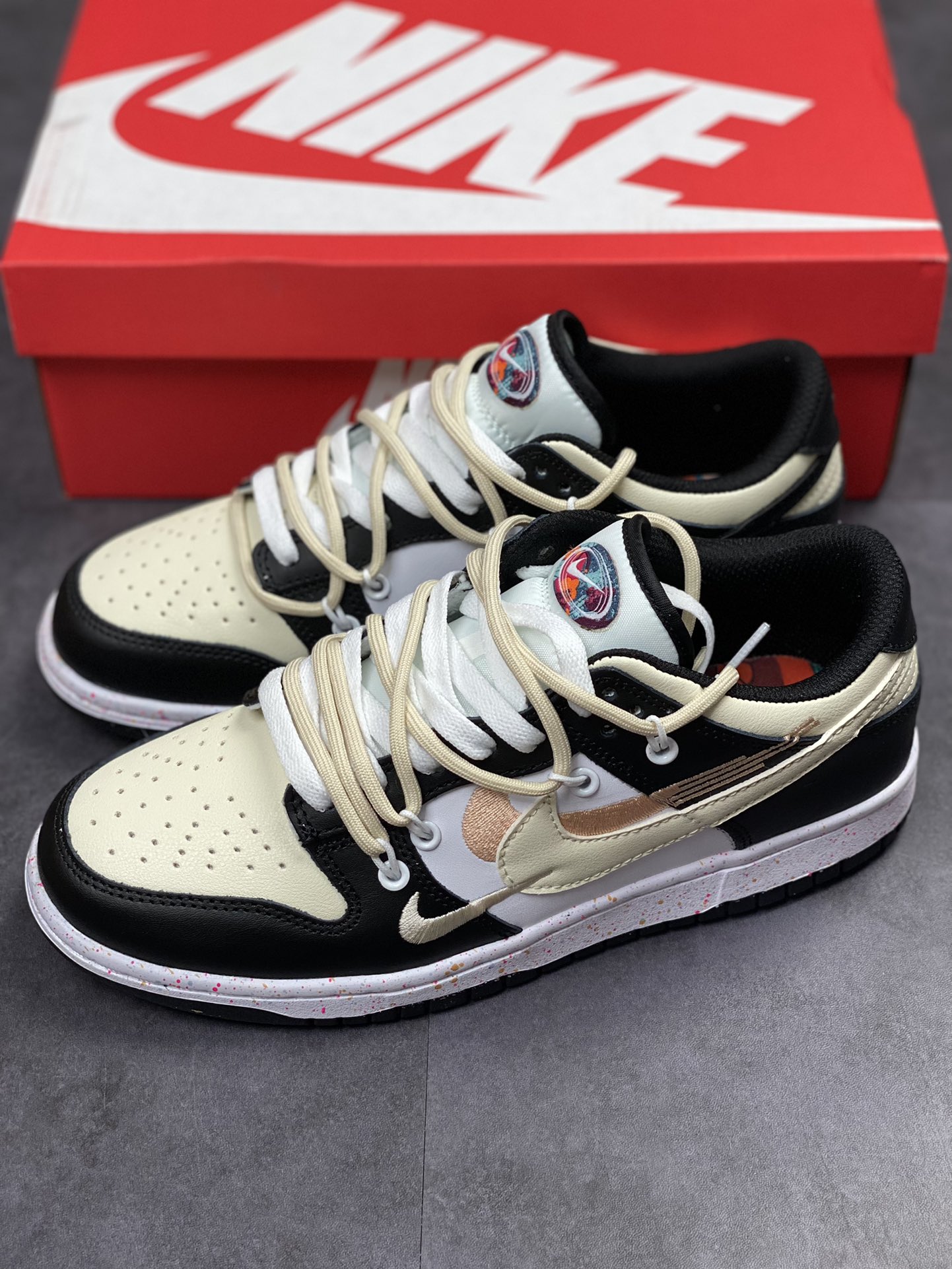 240 NIKE SB Dunk Low 黑白奶黄绑带 FD4623-131-3