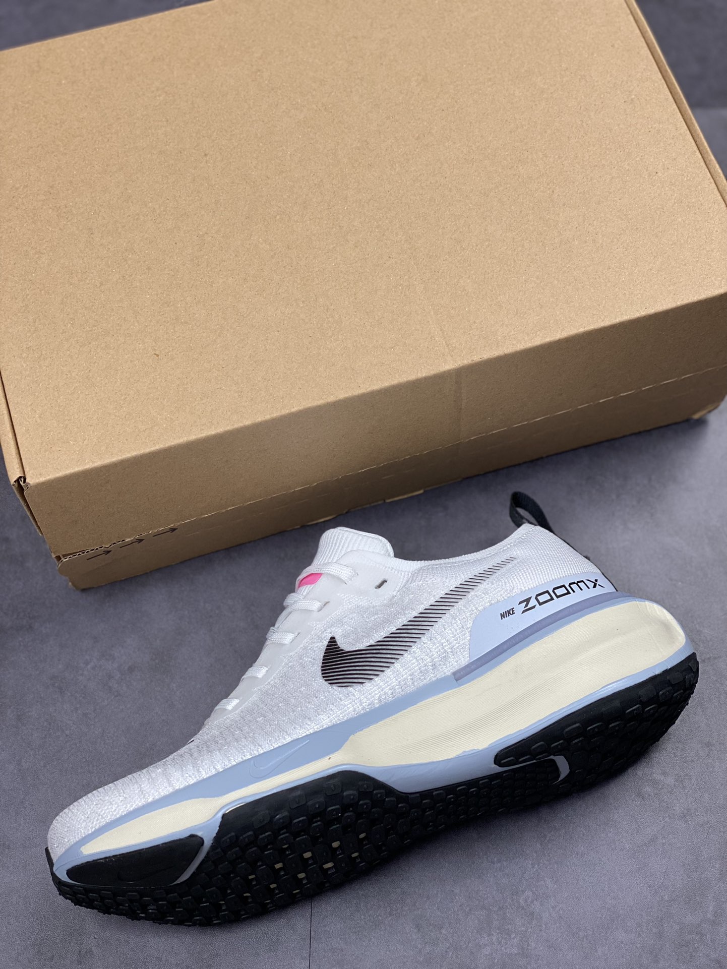200 NIKE Zoom X Invincible Run Fk 3 马拉松机能风格运动鞋 DR2615-100
