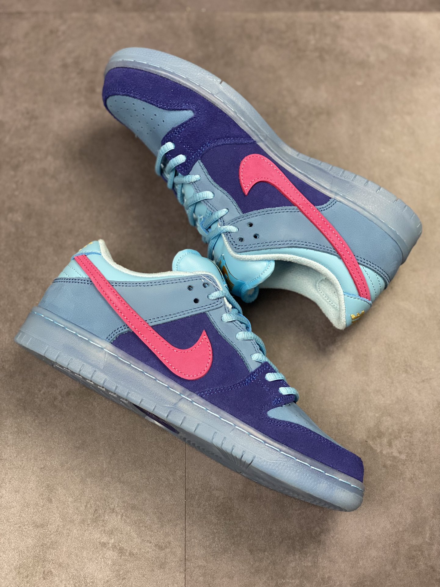 420 Run The Jewels x Nike SB Dunk Low 说唱乐队联名DO9404-400