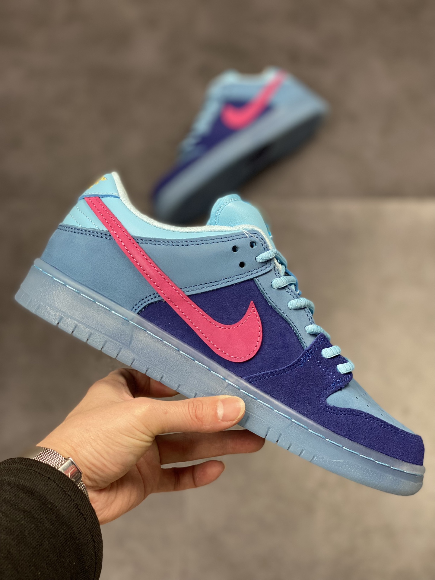 420 Run The Jewels x Nike SB Dunk Low 说唱乐队联名DO9404-400