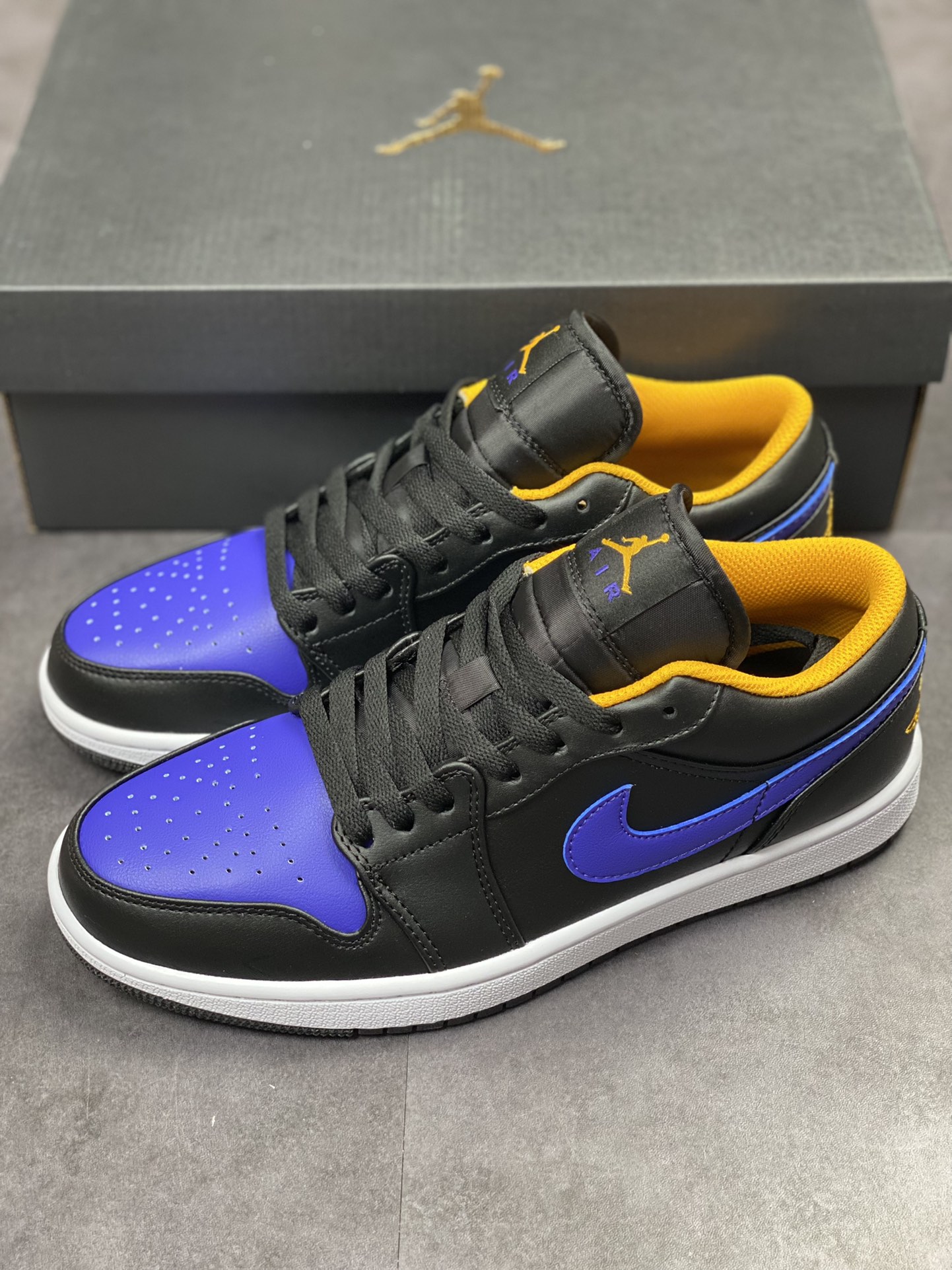 200 Air Jordan 1 Low 黑紫黄脚趾 AJ1乔1低帮休闲板鞋 553558-075