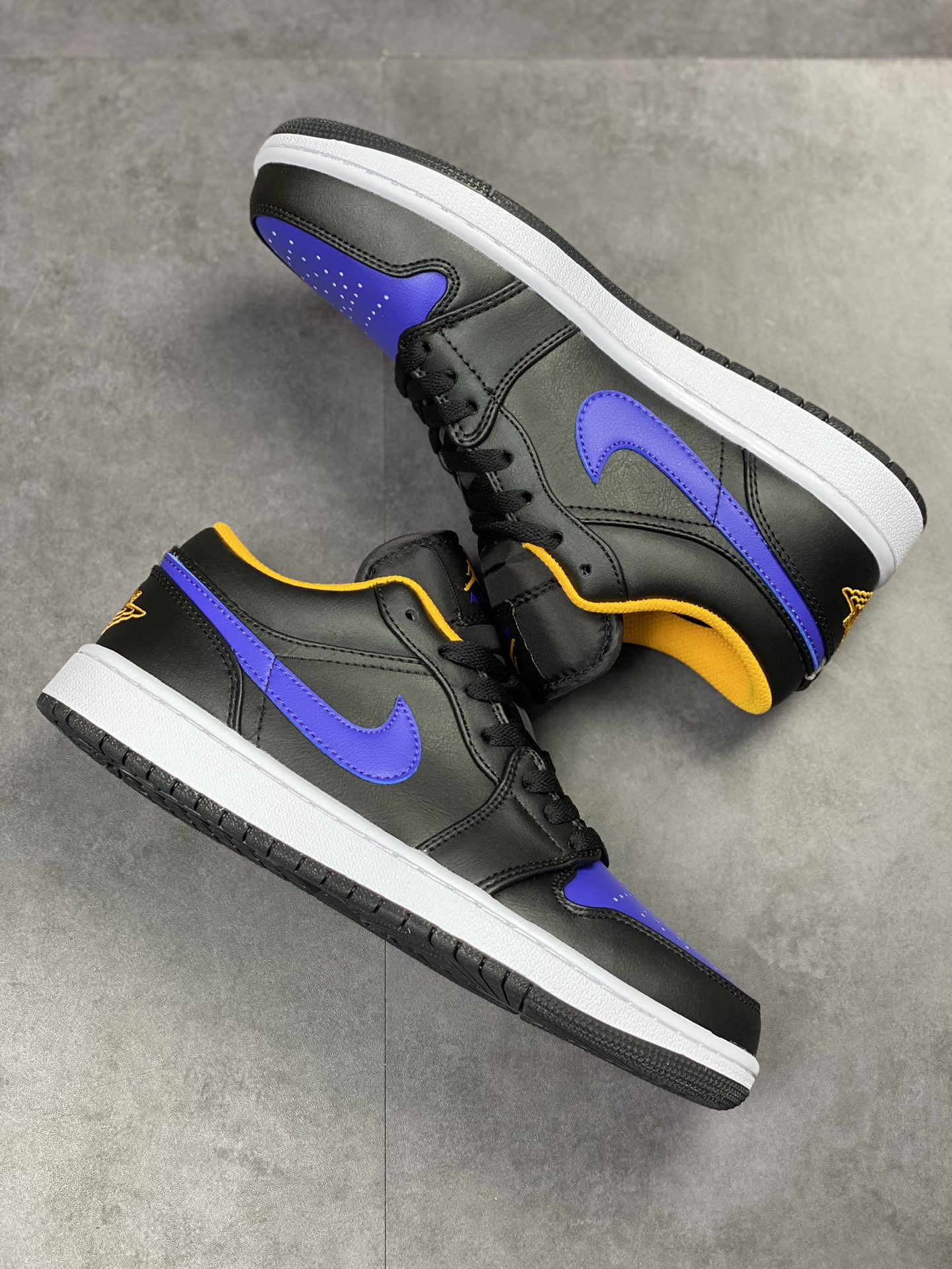 200 Air Jordan 1 Low 黑紫黄脚趾 AJ1乔1低帮休闲板鞋 553558-075