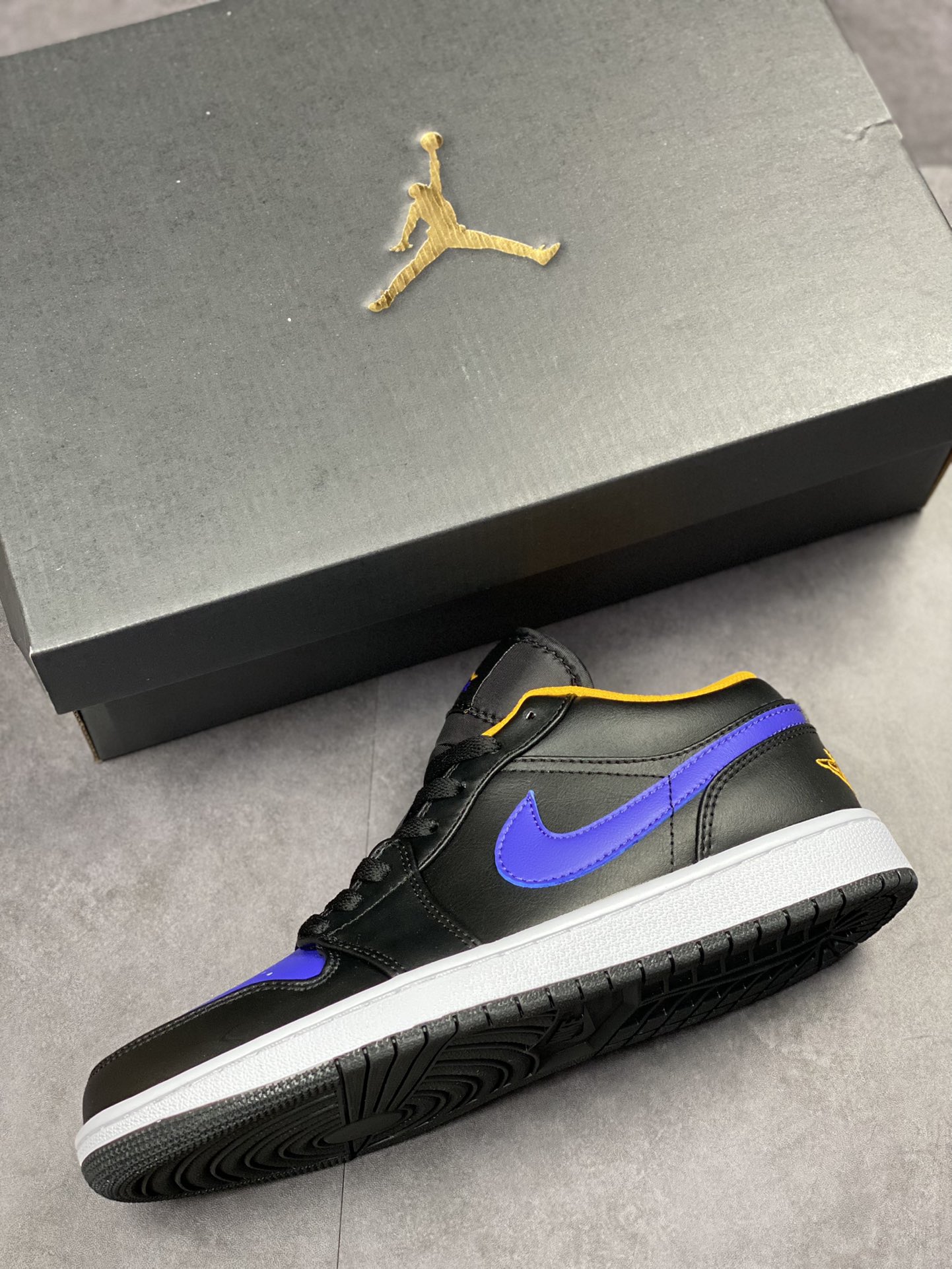 200 Air Jordan 1 Low 黑紫黄脚趾 AJ1乔1低帮休闲板鞋 553558-075