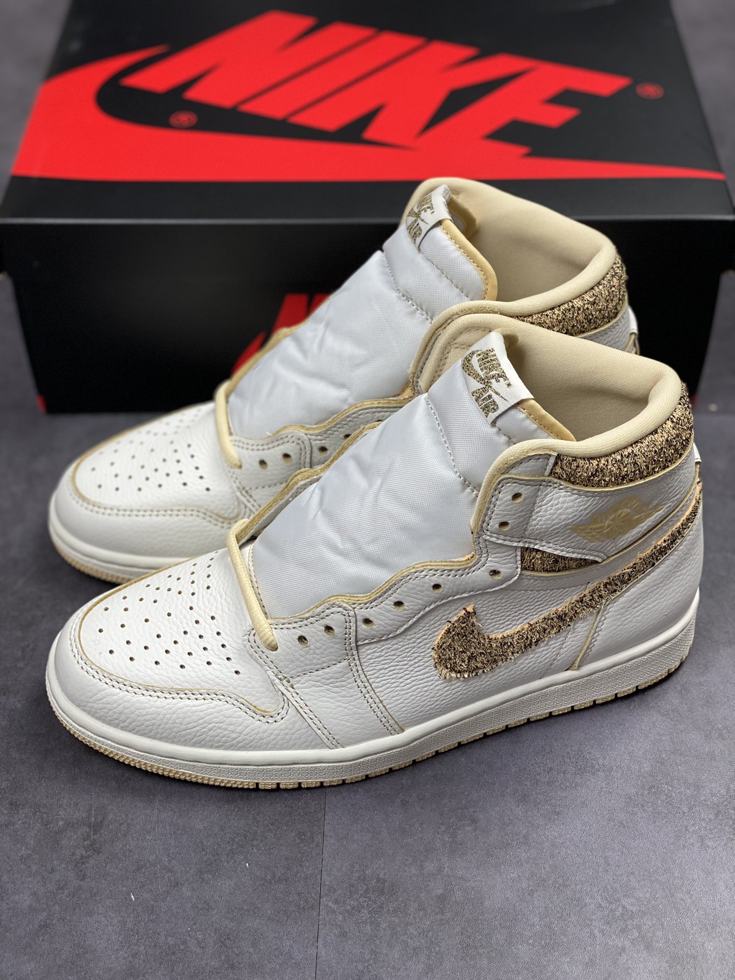 350 Air Jordan 1 Retro ”Vbiratoinso fN ajia” 小香风 FD8631-100
