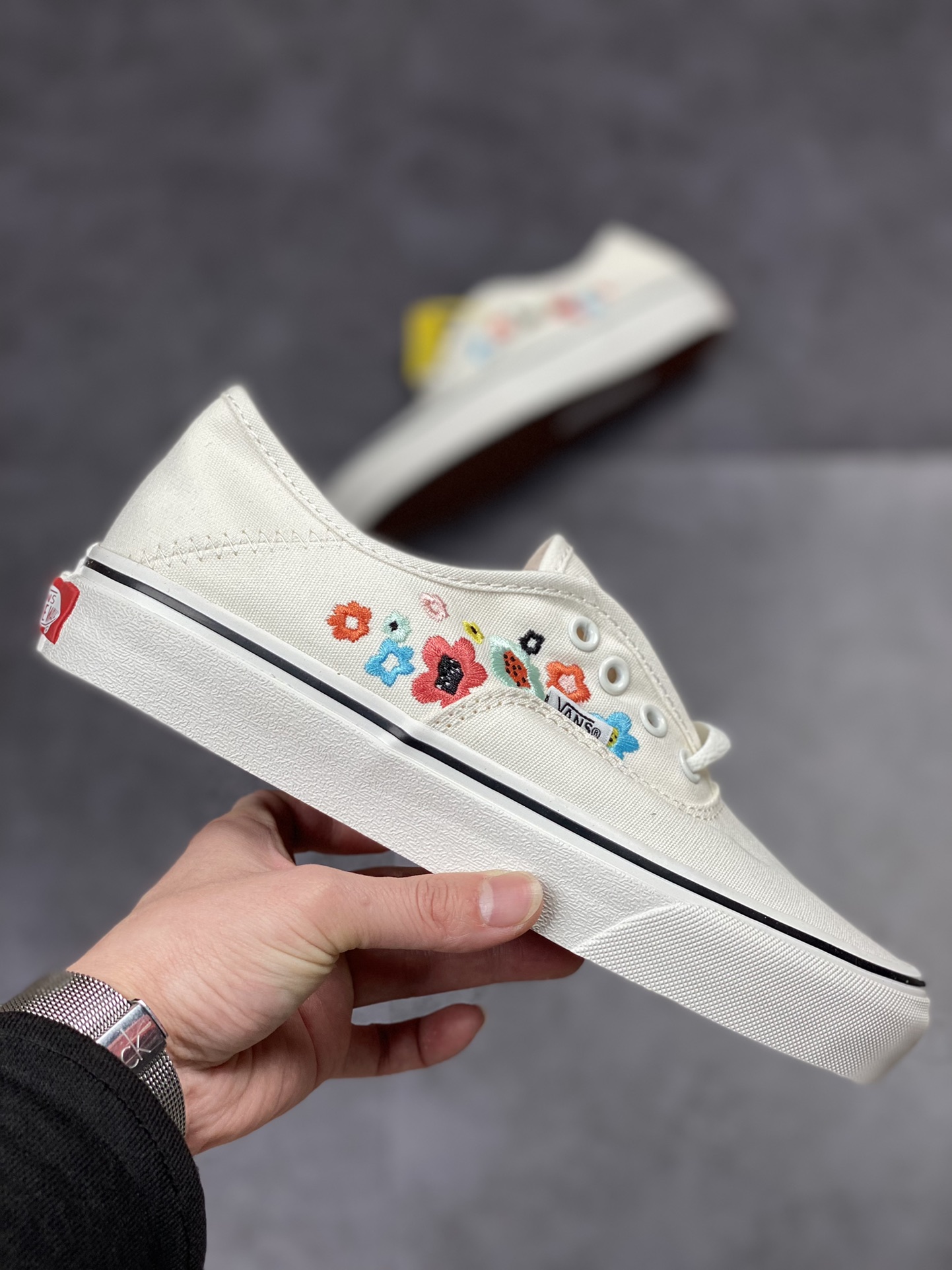 150 Vans Authentic VR3白色小花男女鞋帆布鞋