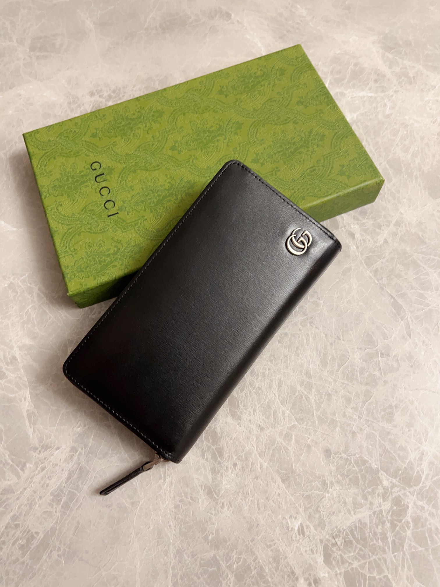 NO:674441,The latest version of the GG marmont full zipper wallet model 428736 in the counter, the color is gray, the ancient silver double G logo imported original toothpick pattern cowhide, perfect to the extreme, exclusive real-life photo, size 19x10x2.5cm, Gucci wallet, gucci, wallets, cowhide19860909专柜最新版GG marmont全拉链式皮夹型号428736 ,颜色克色 ,古银双G标志进口原版牙签纹牛皮,完美到极致 ,独家实物实拍 尺寸19x10x2.5cm,Gucci钱包,gucci,wallets,cowhide,欧美剧