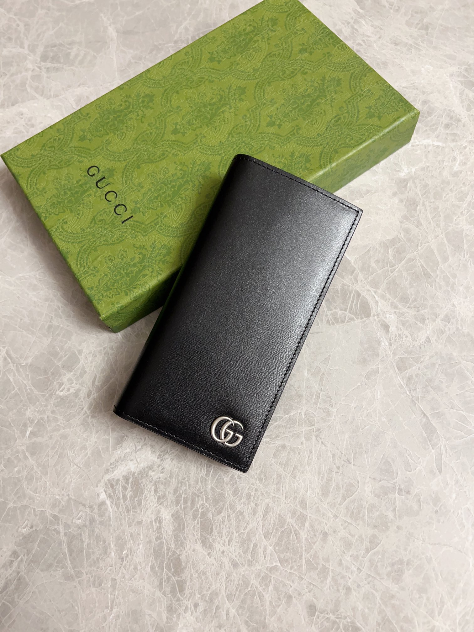 NO:674439,The latest suit clips have arrived!  Counter quality, original toothpick pattern cowhide, antique silver double G hardware logo, oiled edge and fine workmanship, counter synchronization. Size: 18.5x9.5x2.5cm, model 428740, Gucci wallet, gucci, wallets, business suit, cowhide19860909最新西装夹到货！专柜品质,原版牙签纹牛皮古银双G五金标志,油边做工精细 ,专柜同步 尺寸:18.5x9.5x2.5cm, 型号428740,Gucci钱包,gucci,wallets,business suit,cowhide,欧美剧