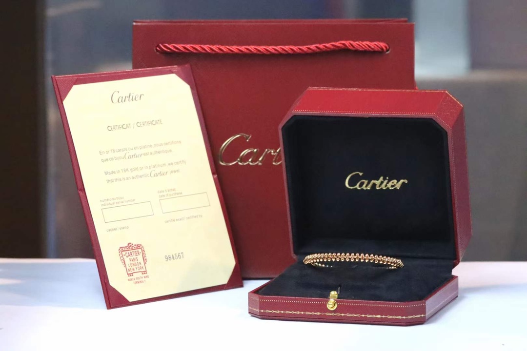 Cartier Clash de Cartier系玩列转跃动光影