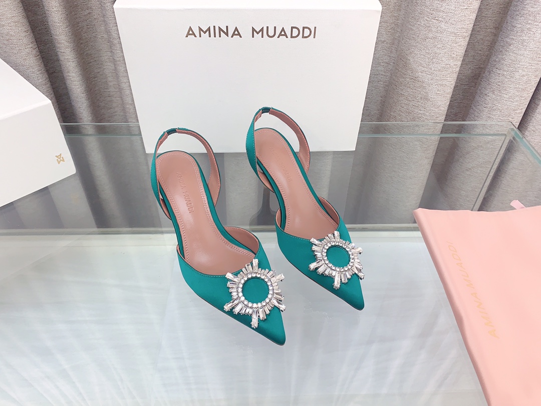 NO:240382,Amina Muaddi Spring and summer new diamond buckle sandals, fashionable and versatile, summer must-haves, there are 3 types of decorative sun buckles, leaf buckles, square buckles, silk fabrics, imported lambskin footbeds, imported Italian leather sole, injection molding and non-slip color 13 colors. Purchase Heel height 6.5cm/8.5cm size35-39 (34, 40, 41, 42 custom-made, non-return and exchange), high heels, sandals, high heels, sheepskin, real silk, Leather soles19860909Amina Muaddi 春夏新款钻扣凉鞋,时尚百搭 夏日必备款 有3种饰扣太阳扣、树叶扣、方扣 真丝面料,进口小羊皮垫脚,意大利进口真皮大底 带注塑防滑 颜色13种颜色 选购 跟高6.5cm/8.5cm size35-39（34 、40、41、42订制不退换）,高跟鞋,sandals,high heels,sheepskin,real silk,Leather soles,Women's Shoes