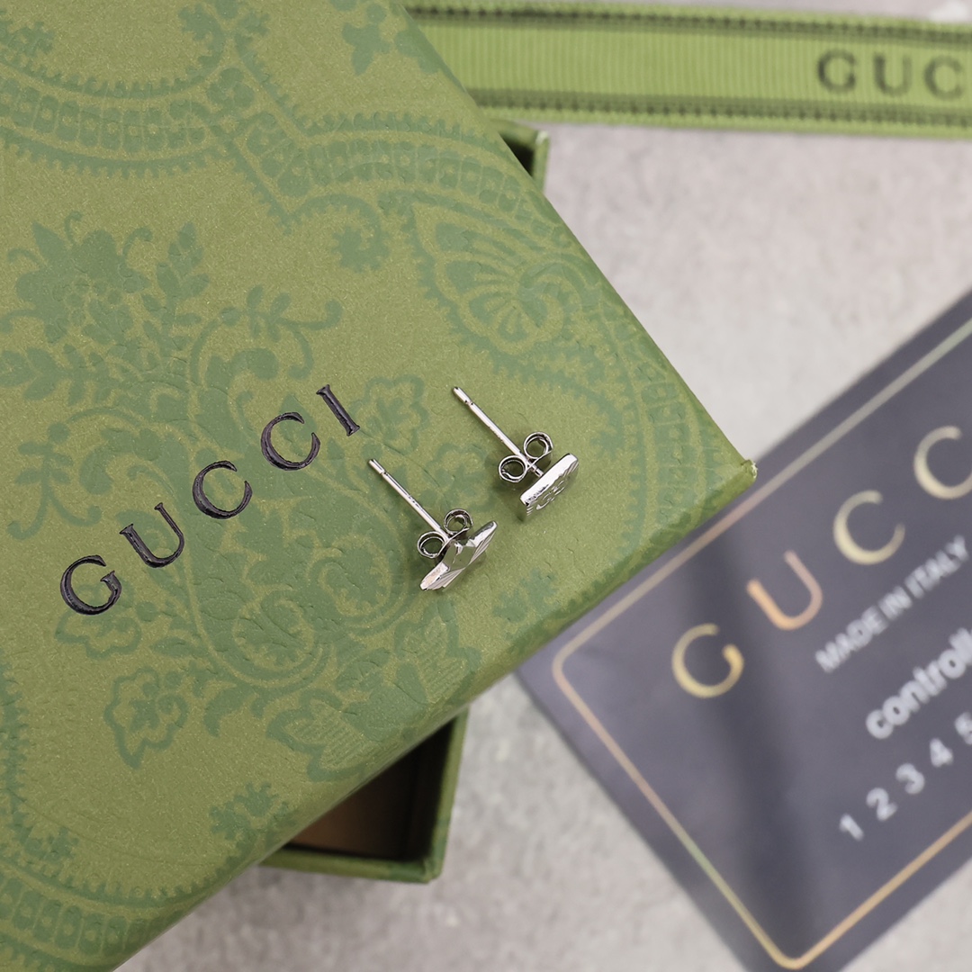 明星款式GUCCI古驰Icon系列18K白金色五角耳钉